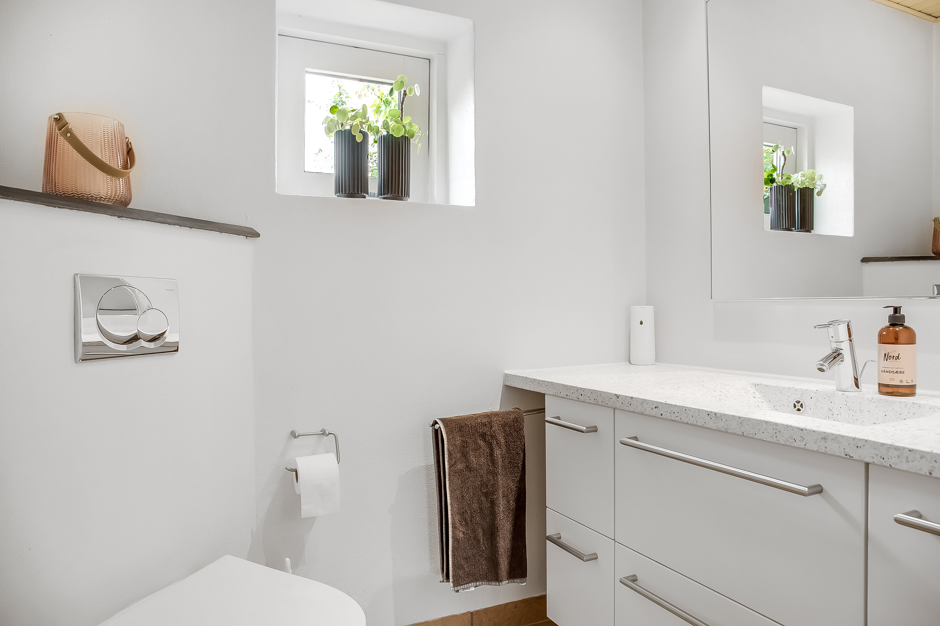 Fremhævet badeværelse billede i fuldskærmstilstand. Billede af Julivænget 52, Bramdrupdam, 6000 Kolding