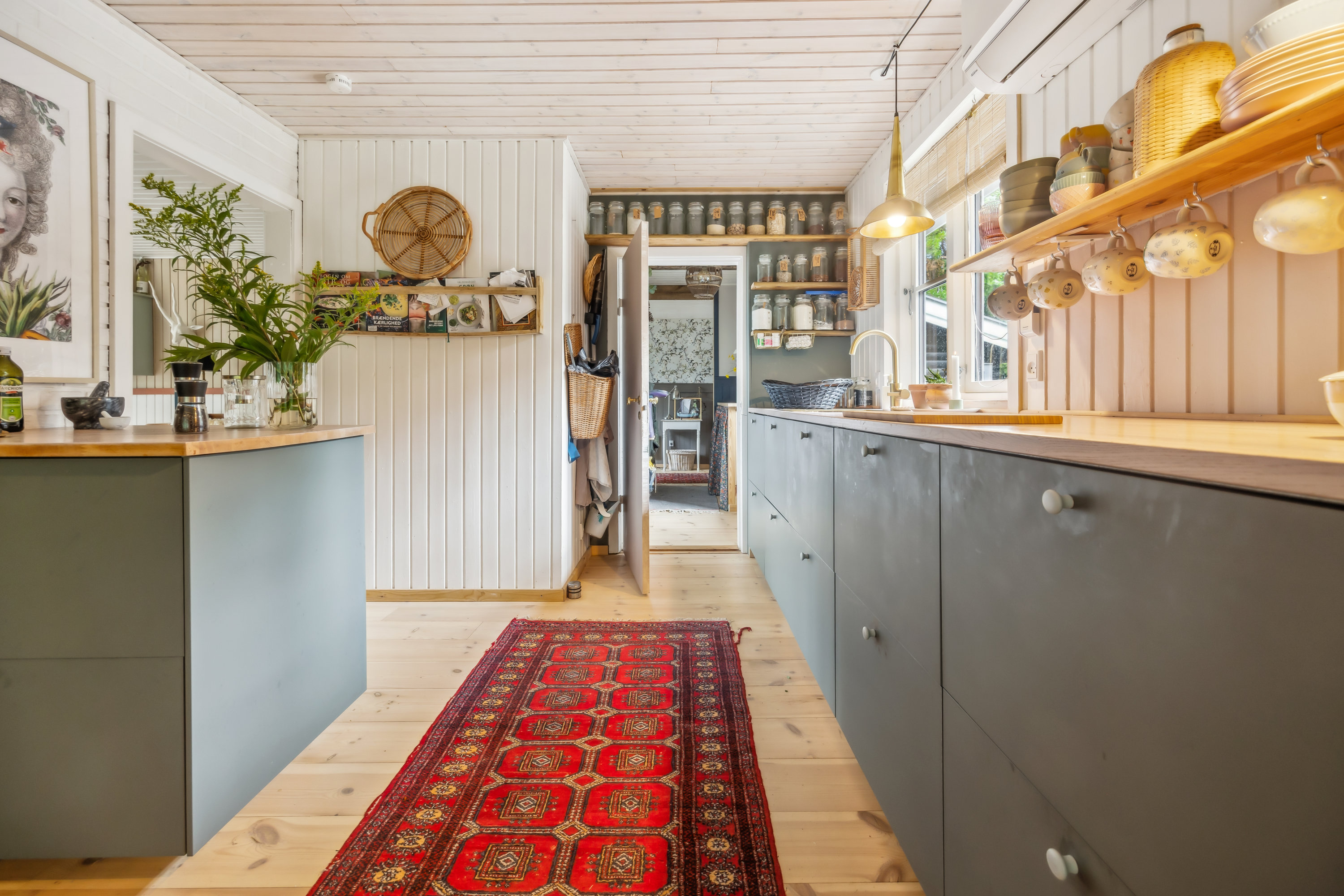 Fremhævet køkken billede i fuldskærmstilstand. Billede af Kongevangen 11, Koldkær, 9370 Hals