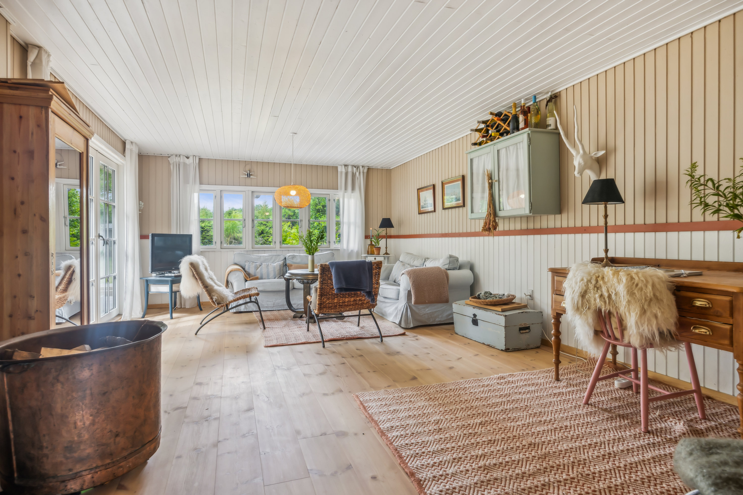 Fremhævet stue billede i fuldskærmstilstand. Billede af Kongevangen 11, Koldkær, 9370 Hals