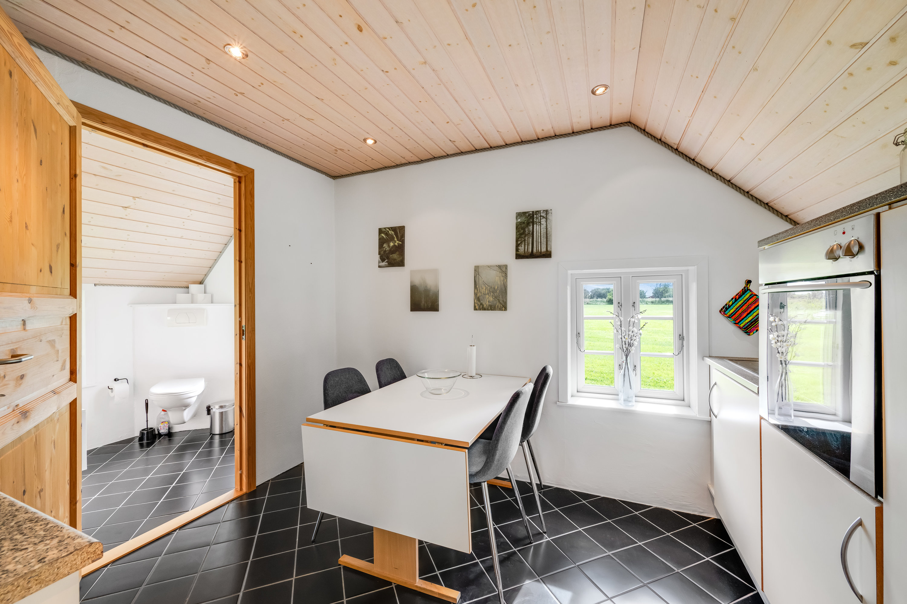 Fremhævet stue billede i fuldskærmstilstand. Billede af Kollevej 60, 6830 Nørre Nebel