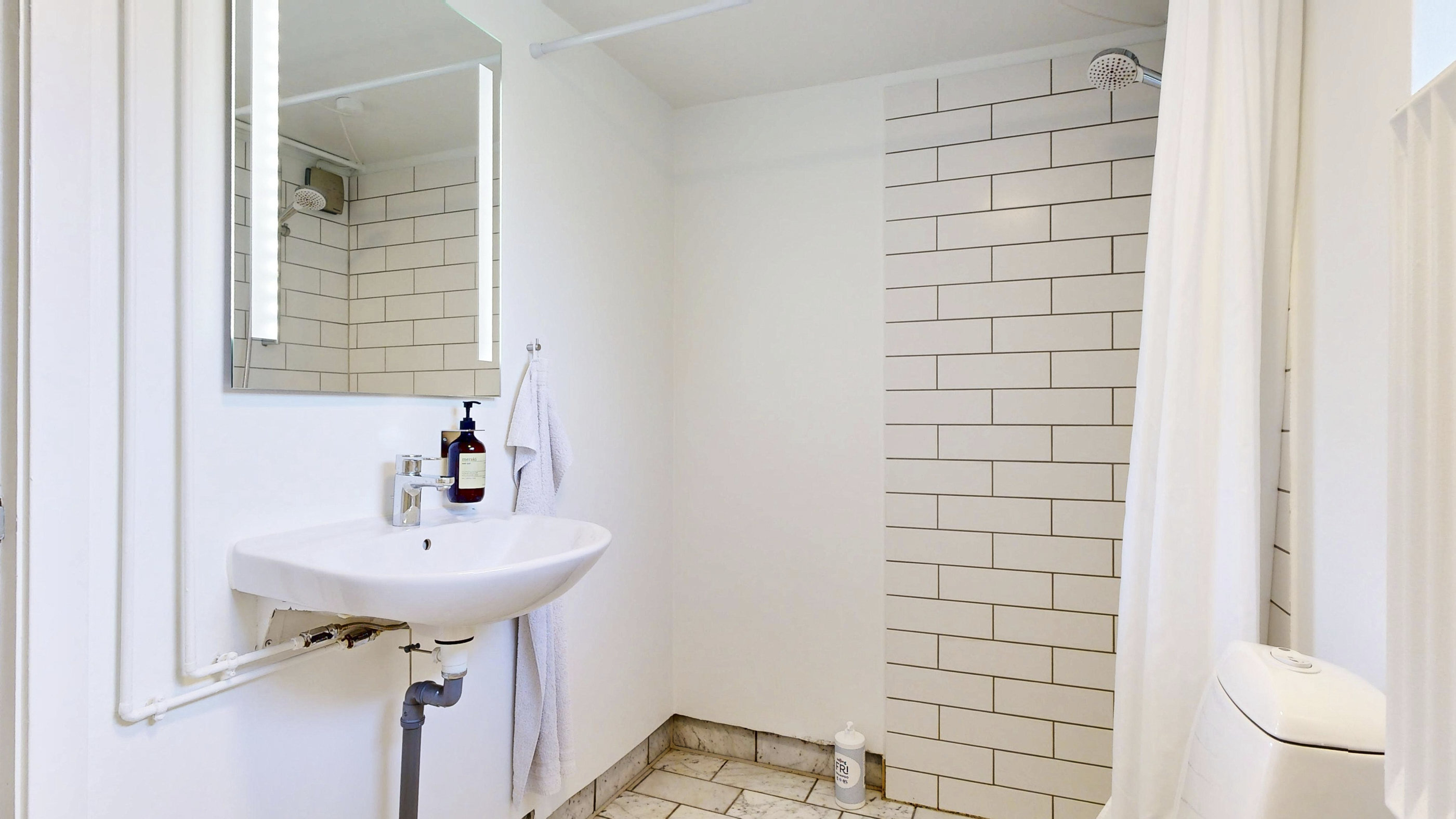 Fremhævet badeværelse billede i fuldskærmstilstand. Billede af Nørre Alle 31, 8660 Skanderborg