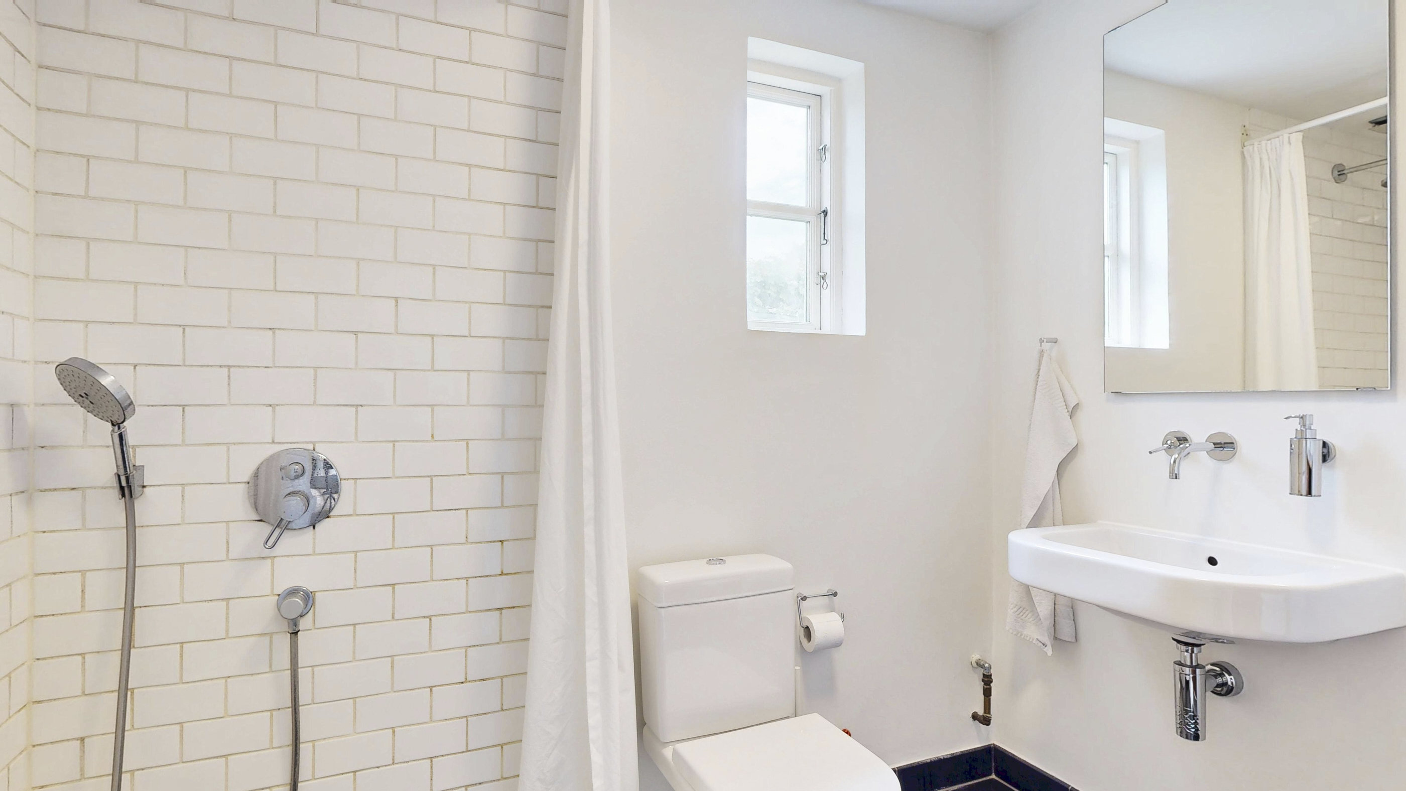 Fremhævet badeværelse billede i fuldskærmstilstand. Billede af Nørre Alle 31, 8660 Skanderborg