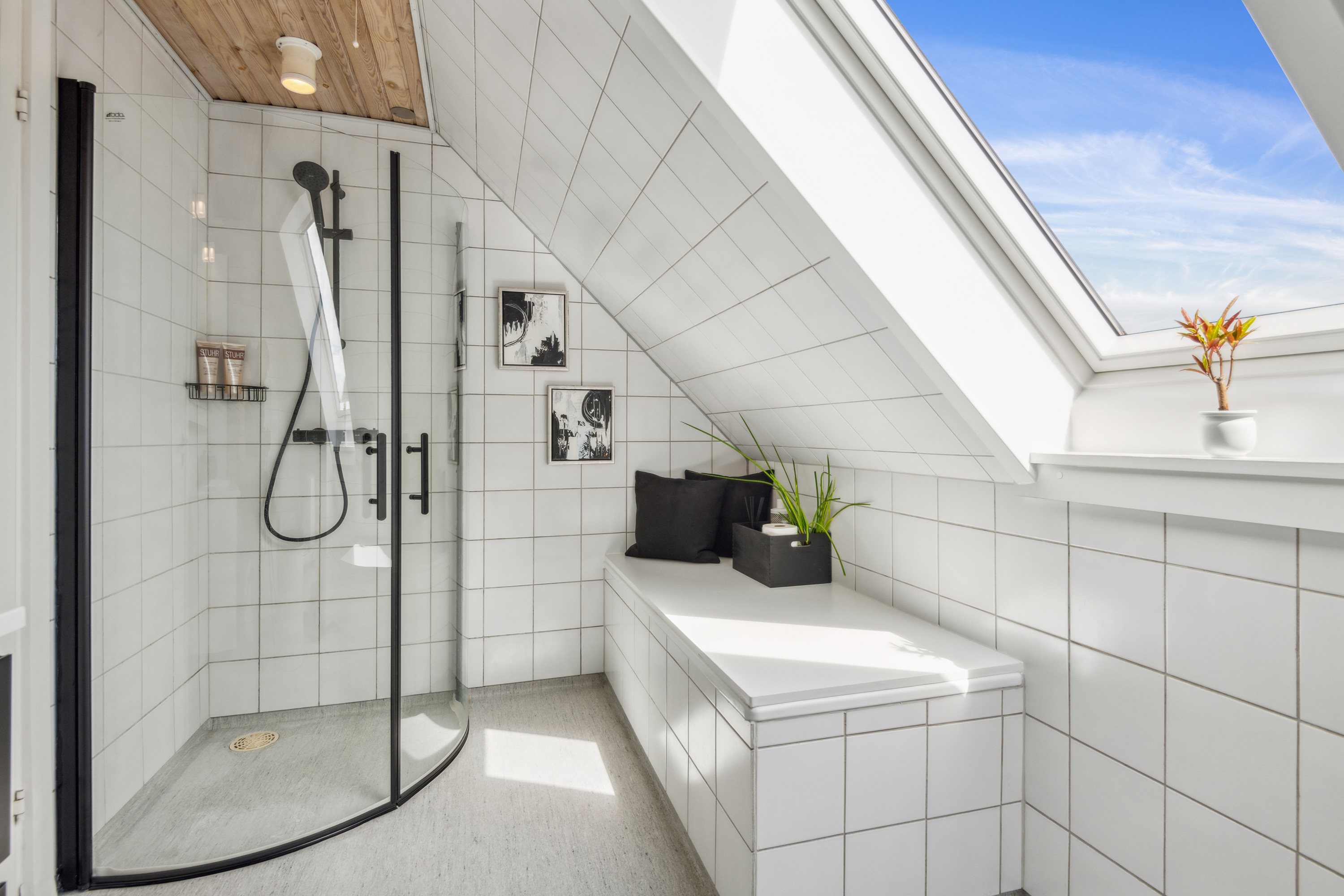 Fremhævet badeværelse billede i fuldskærmstilstand. Billede af Reites Alle 4, 9530 Støvring