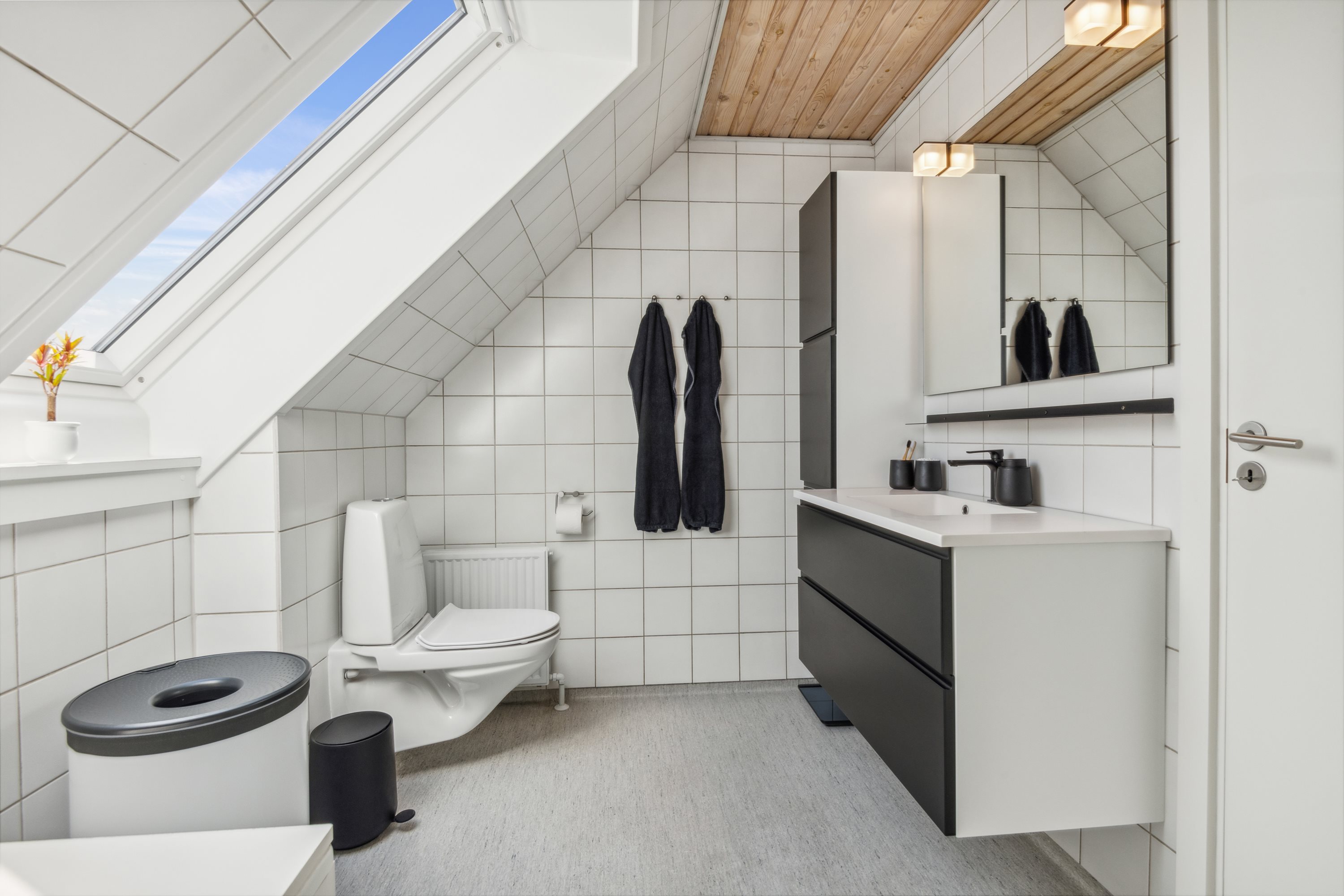 Fremhævet badeværelse billede i fuldskærmstilstand. Billede af Reites Alle 4, 9530 Støvring