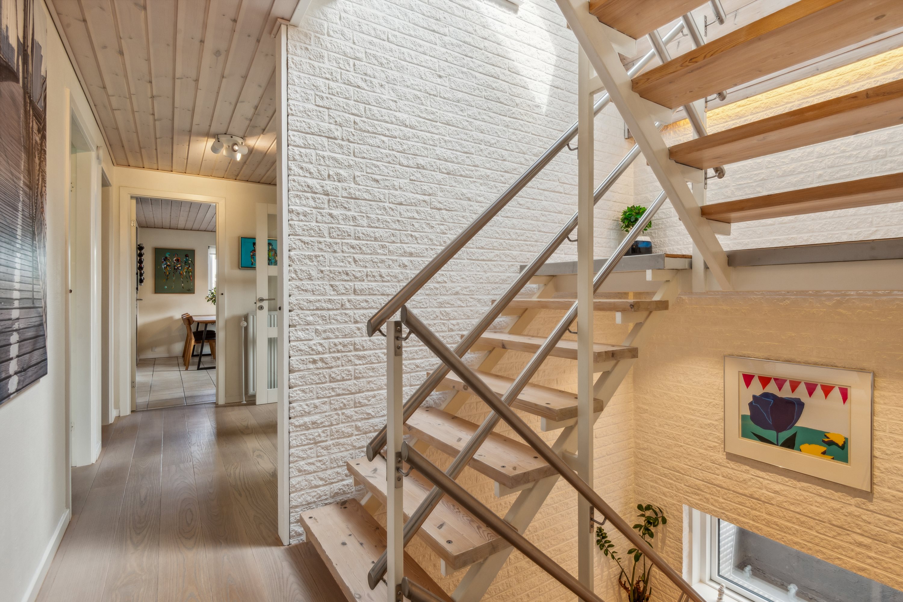 Fremhævet gang billede i fuldskærmstilstand. Billede af Reites Alle 4, 9530 Støvring