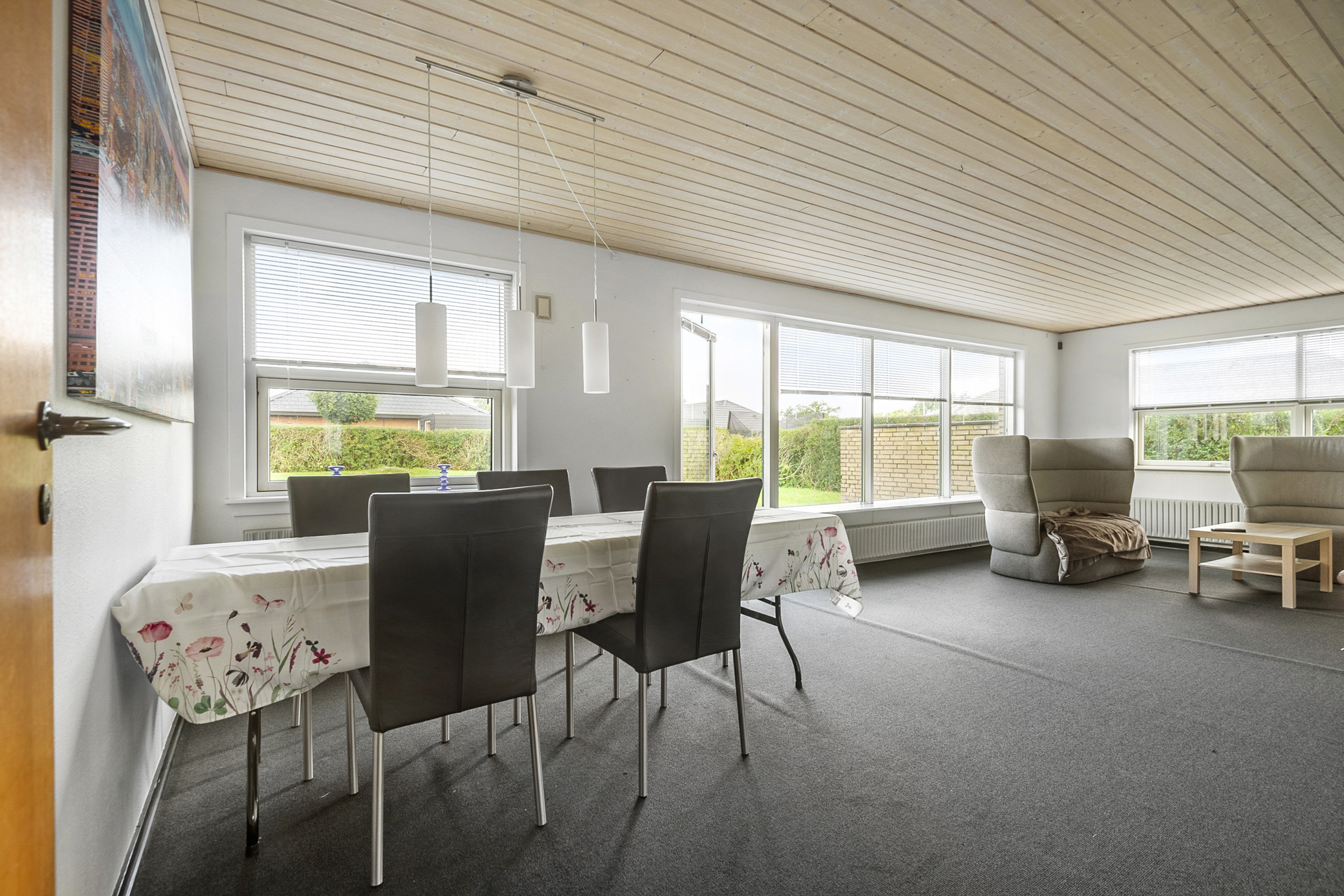 Fremhævet spisestue billede i fuldskærmstilstand. Billede af Kastanielunden 67, 6705 Esbjerg Ø