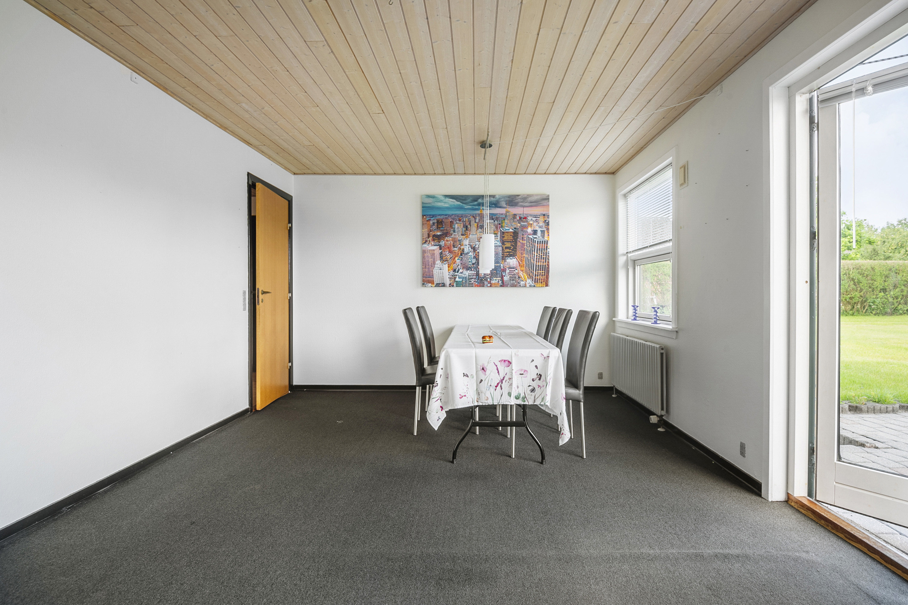 Fremhævet spisestue billede i fuldskærmstilstand. Billede af Kastanielunden 67, 6705 Esbjerg Ø