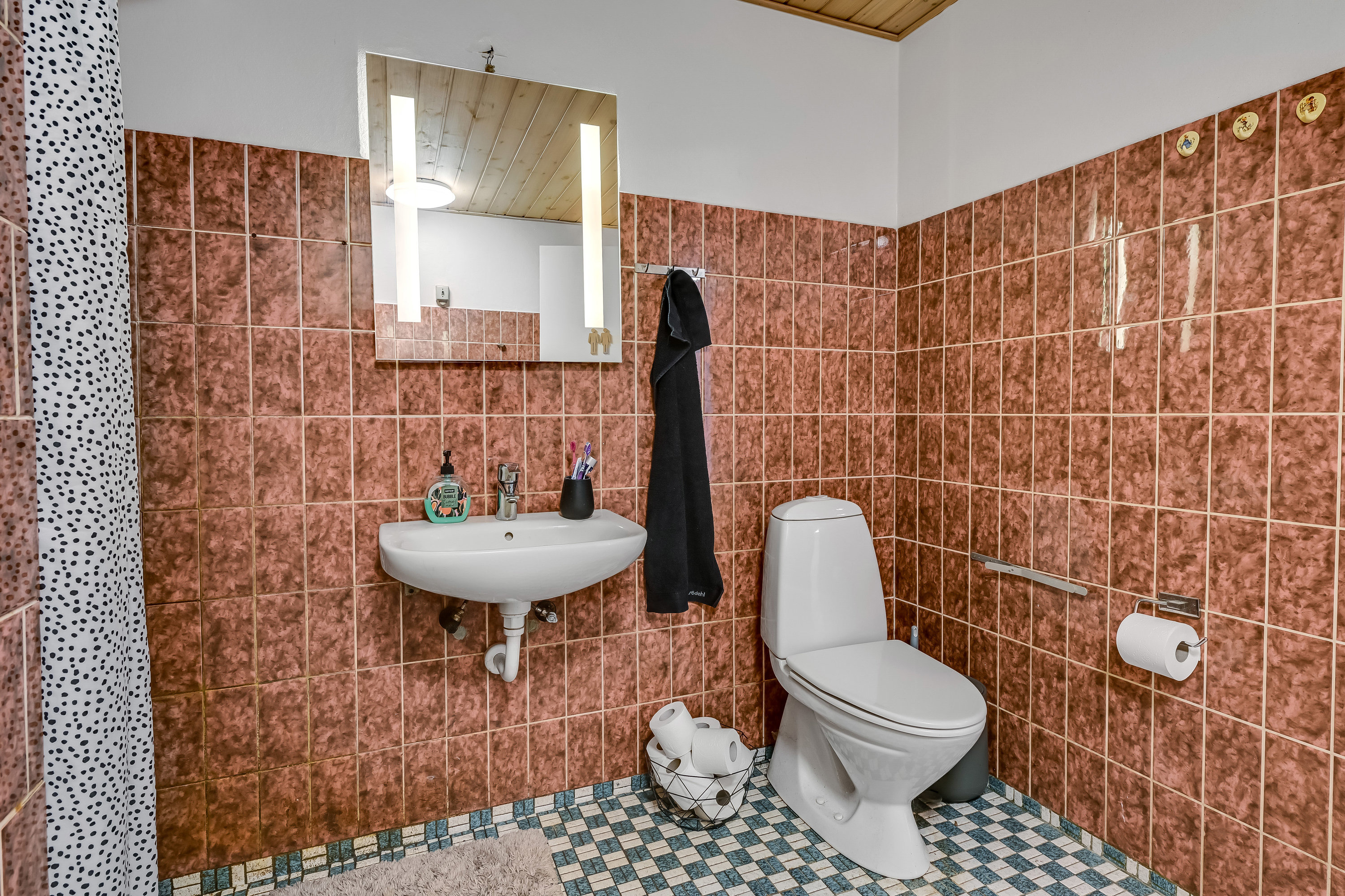 Fremhævet toilet billede i fuldskærmstilstand. Billede af Tofterup Markvej 9, Starup, 7200 Grindsted