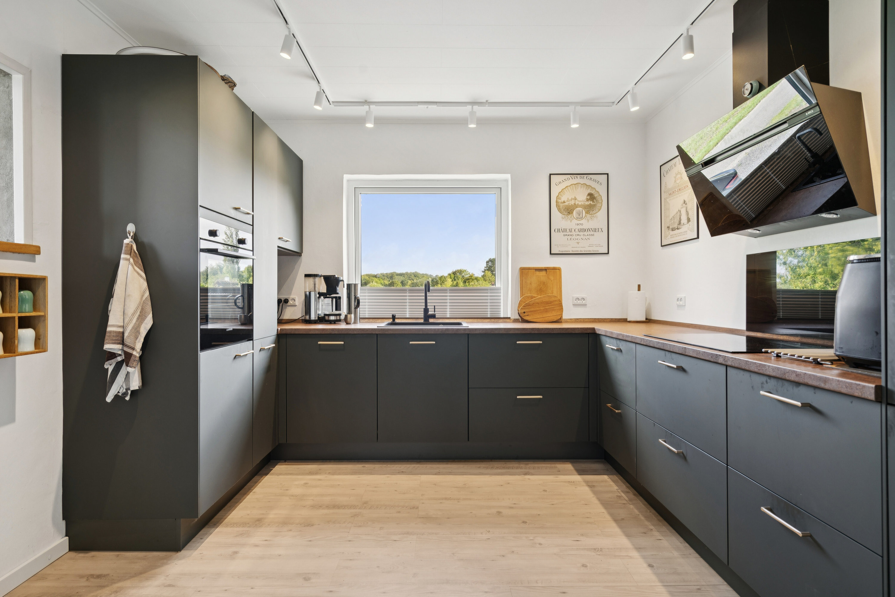 Fremhævet køkken billede i fuldskærmstilstand. Billede af Brandskov 35, Vråmose, 4654 Faxe Ladeplads