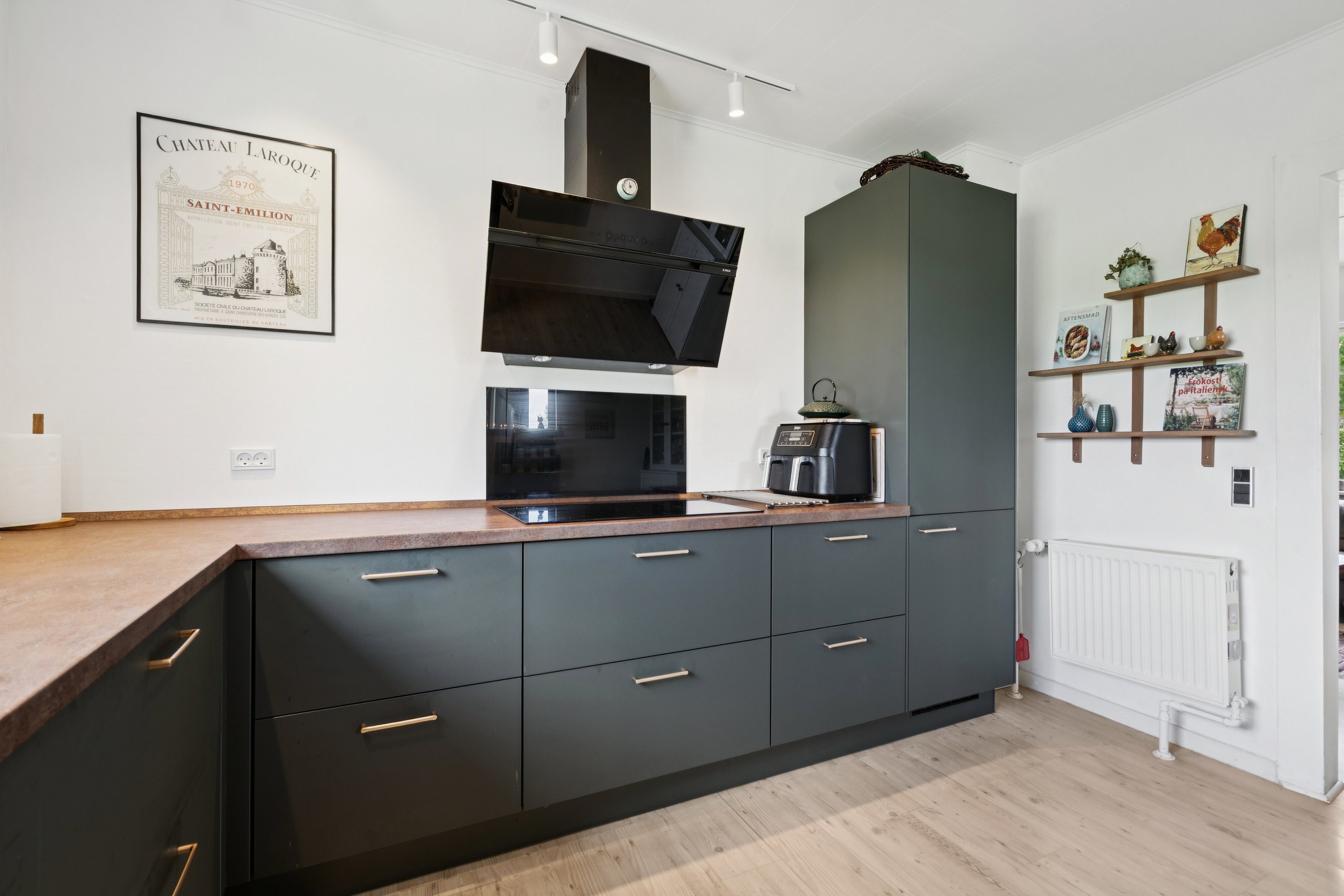 Fremhævet køkken billede i fuldskærmstilstand. Billede af Brandskov 35, Vråmose, 4654 Faxe Ladeplads