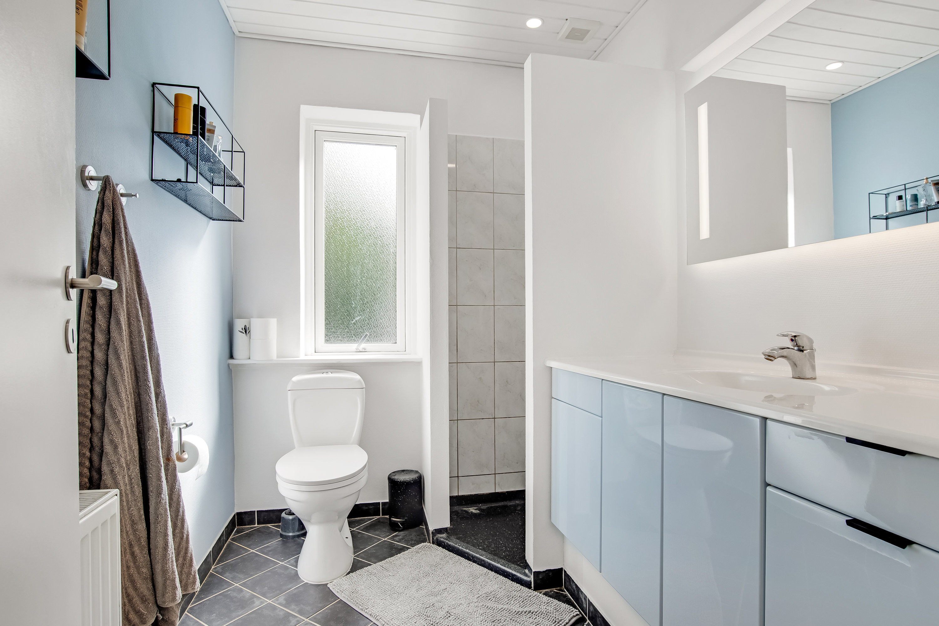 Fremhævet badeværelse billede i fuldskærmstilstand. Billede af Gartnerivej 6, 7500 Holstebro