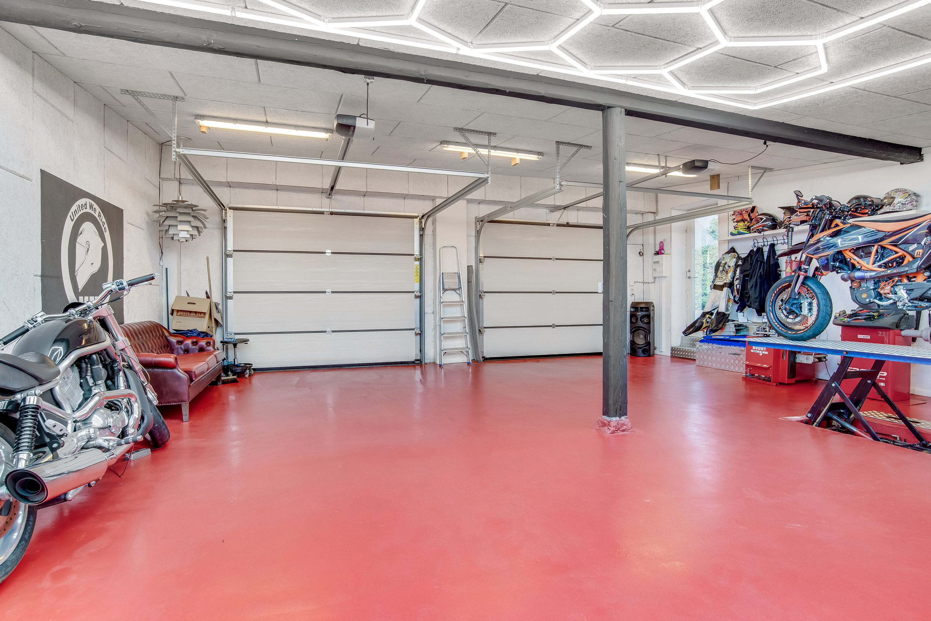 Fremhævet garage billede i fuldskærmstilstand. Billede af Gartnerivej 6, 7500 Holstebro