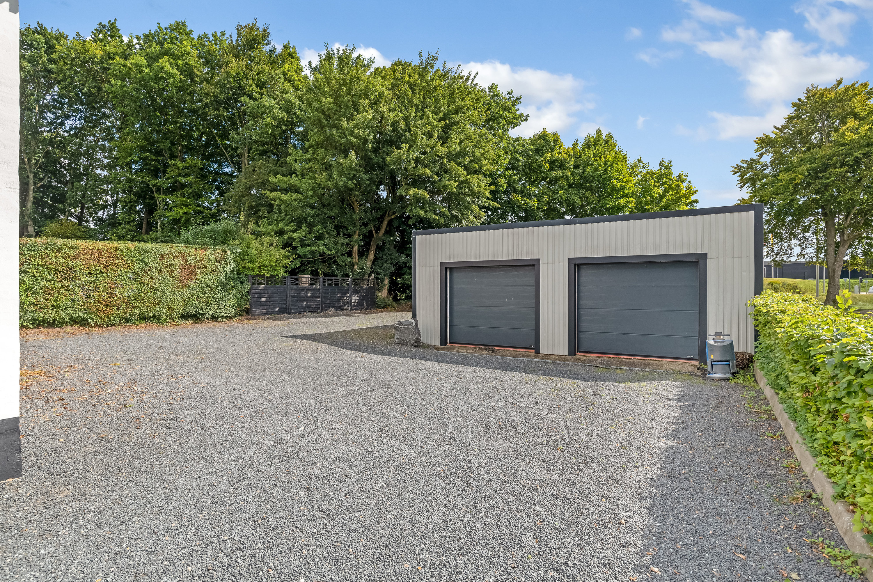 Fremhævet garage billede i fuldskærmstilstand. Billede af Gartnerivej 6, 7500 Holstebro