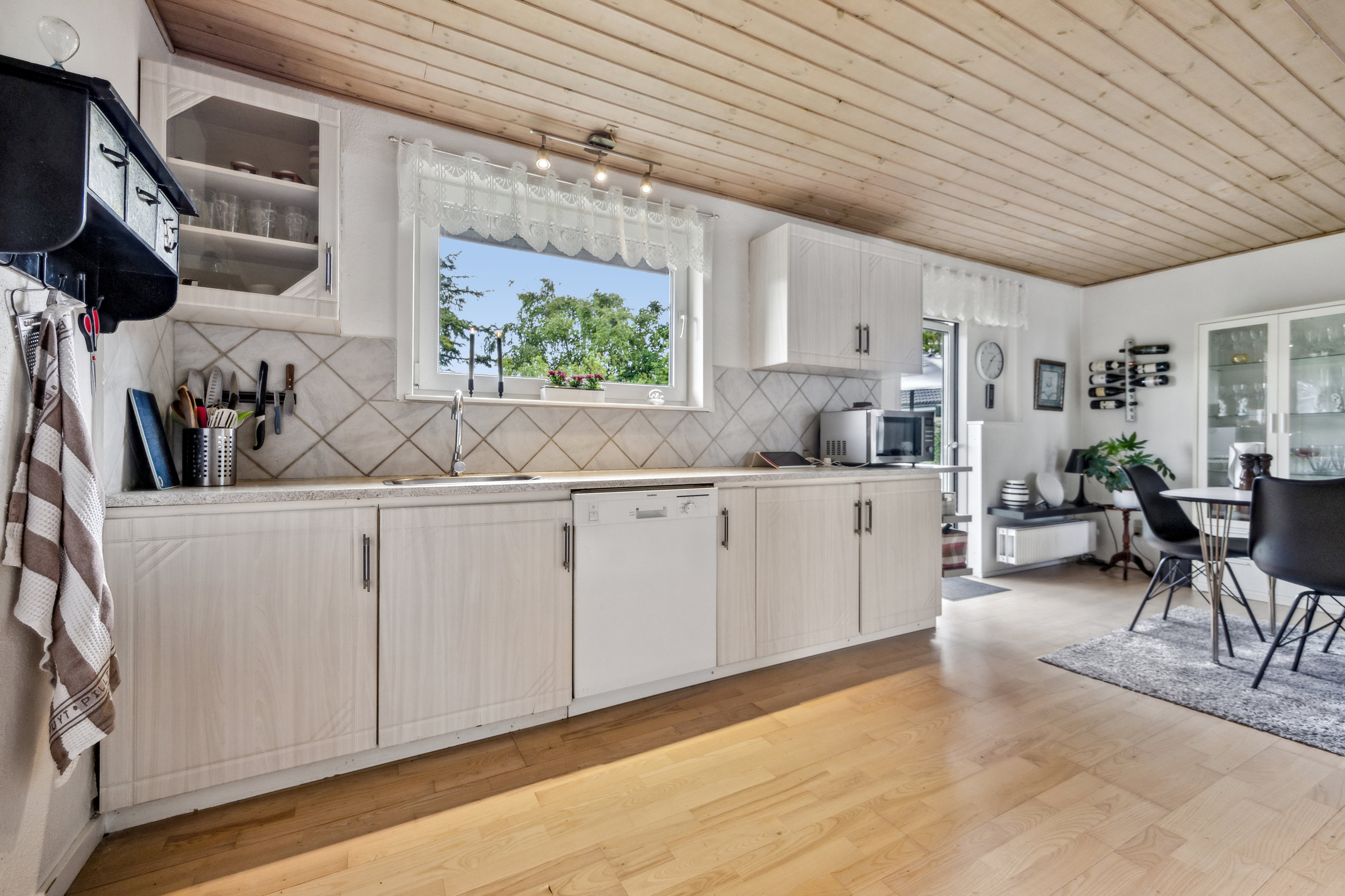 Miniaturebillede 1: stue. Billede af Højbakkevej 36B, Biersted, 9440 Aabybro