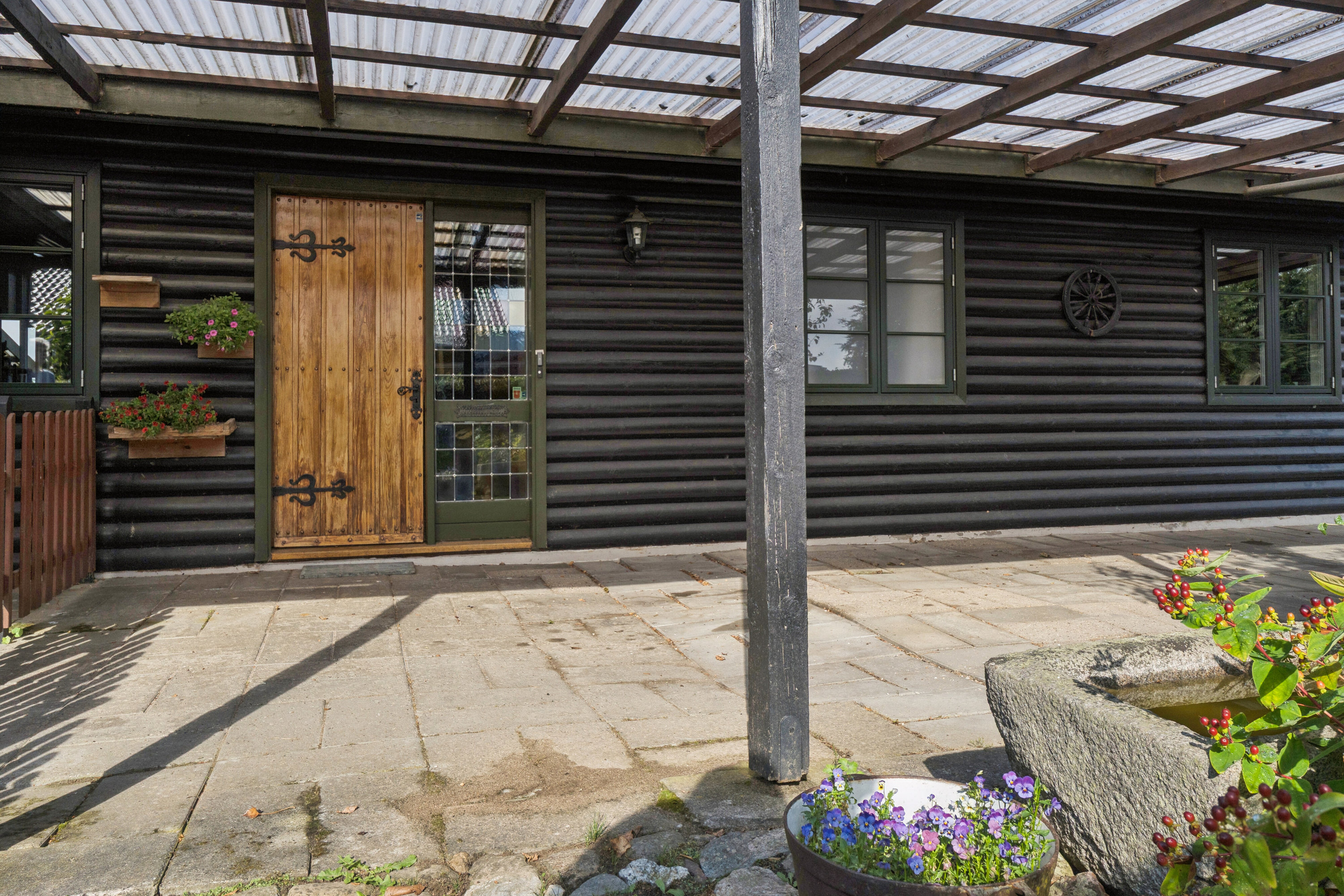 Fremhævet set fra vejen billede i fuldskærmstilstand. Billede af Haugstedvænget 3, Kirkeby, 5771 Stenstrup