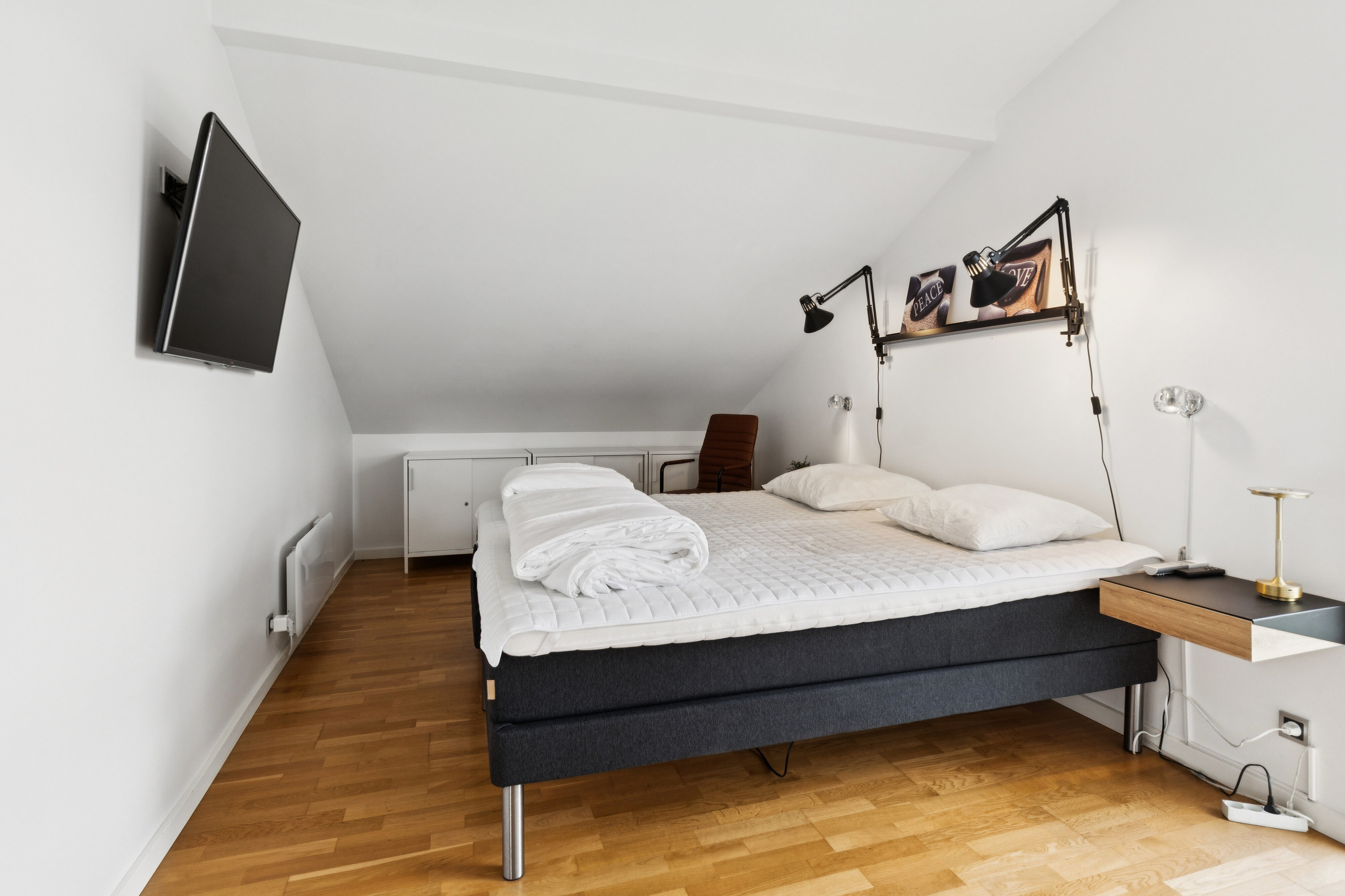 Fremhævet soveværelse billede i fuldskærmstilstand. Billede af Novembervej 3, Skal Klit, 9800 Hjørring