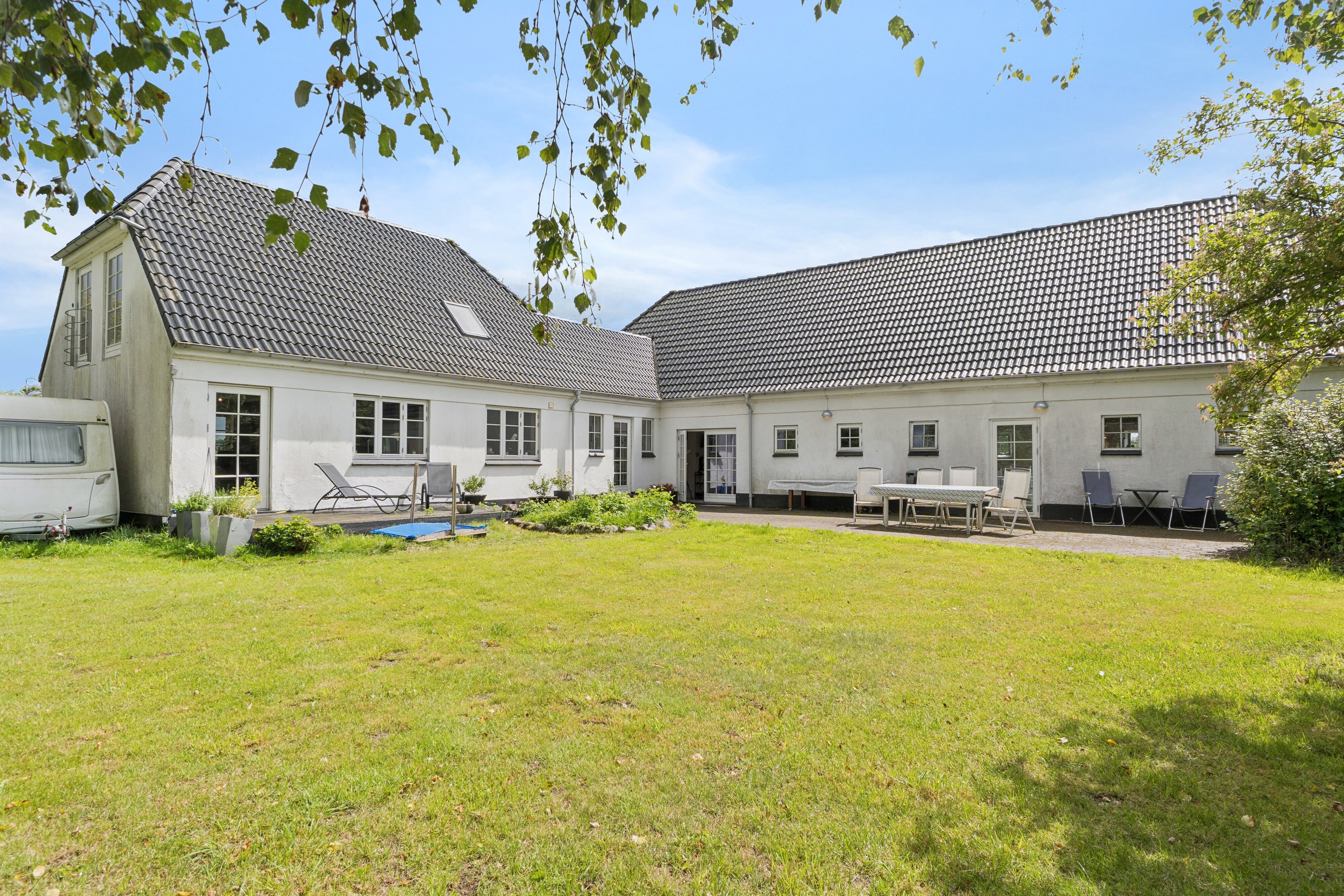 Miniaturebillede 1: set fra haven. Billede af Møllegyden 37, Gamby, 5471 Søndersø