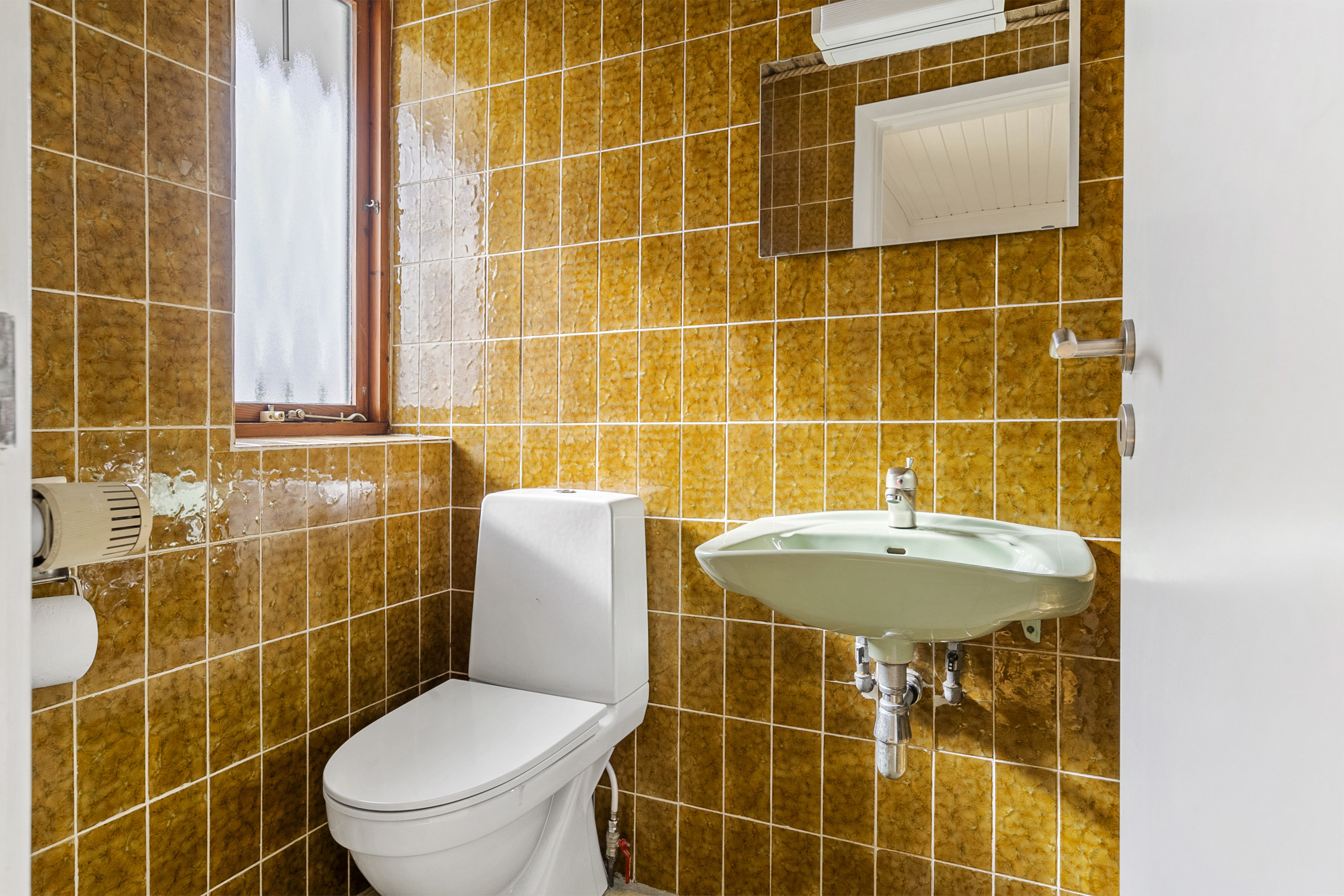 Fremhævet toilet billede i fuldskærmstilstand. Billede af Brunbjergvej 36, Løjt Kirkeby, 6200 Aabenraa