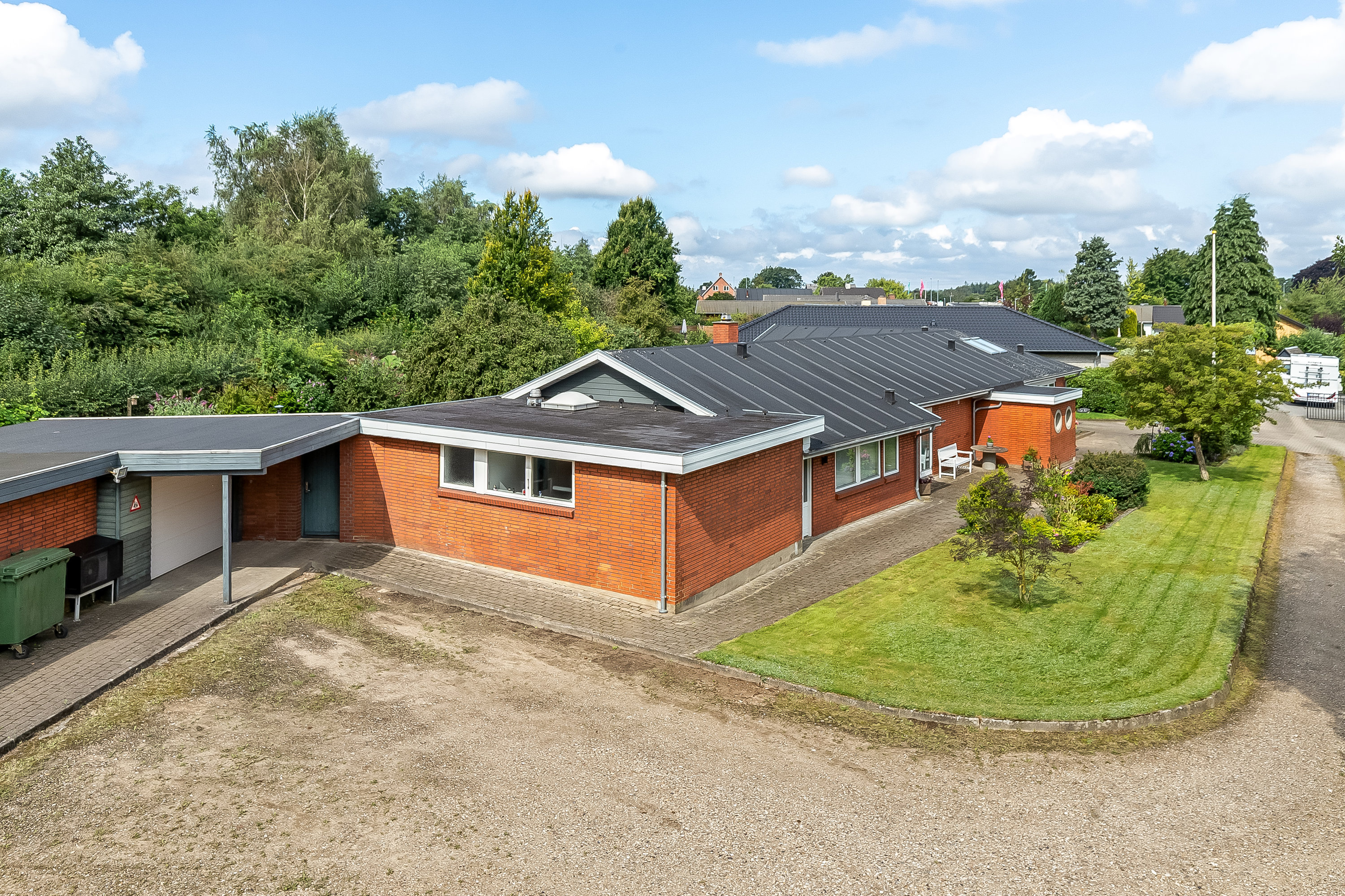 Fremhævet mastefoto billede i fuldskærmstilstand. Billede af Fælledvej 16, Bramdrupdam, 6000 Kolding