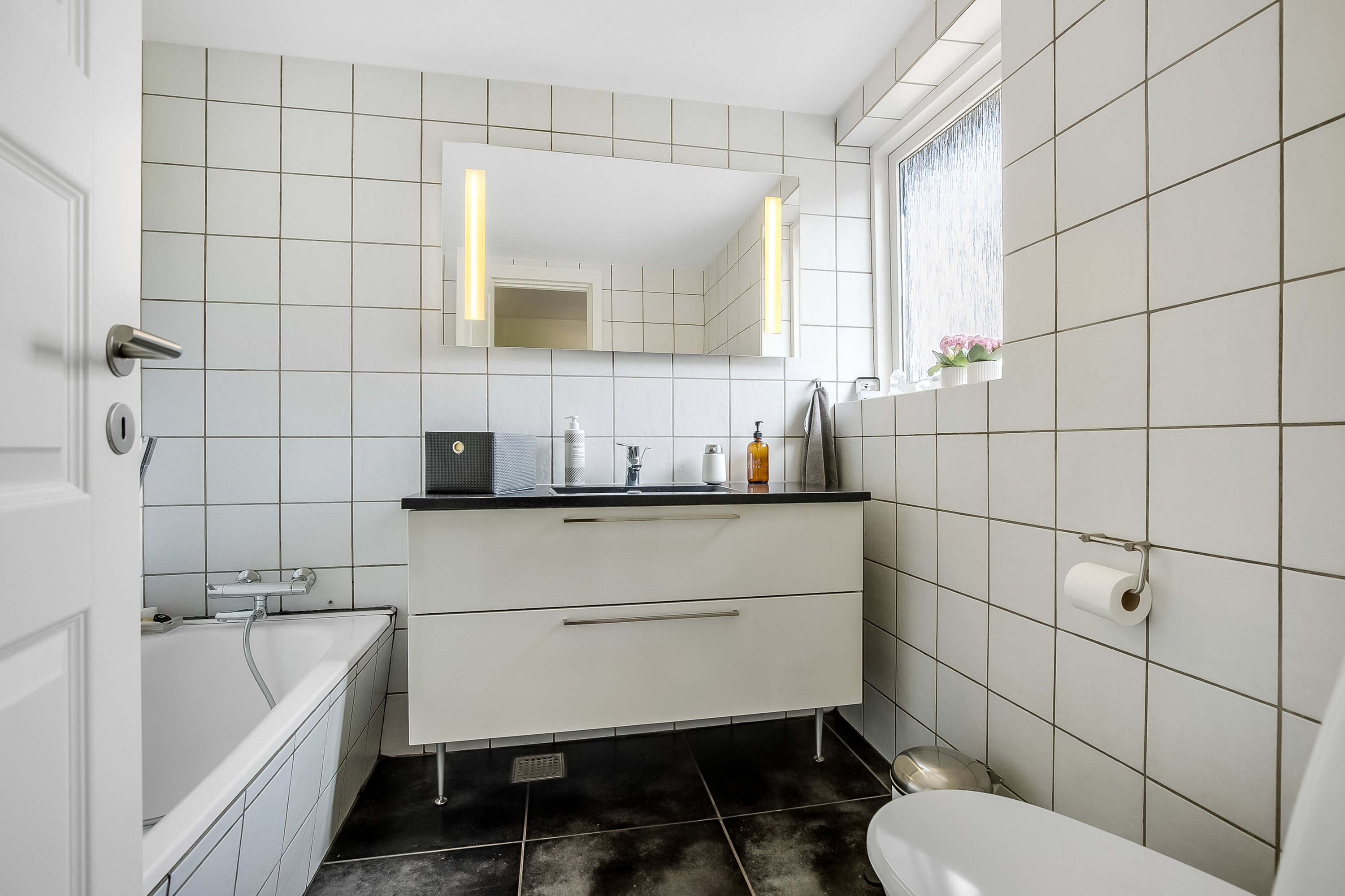 Fremhævet badeværelse billede i fuldskærmstilstand. Billede af Fælledvej 16, Bramdrupdam, 6000 Kolding