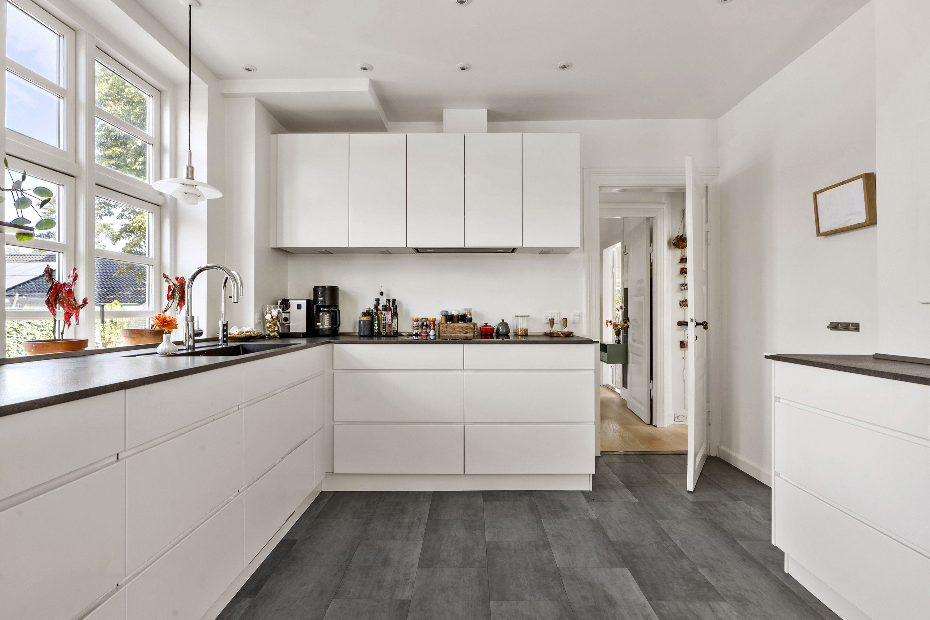 Fremhævet køkken billede i fuldskærmstilstand. Billede af Prøvestens Alle 1, 3450 Allerød