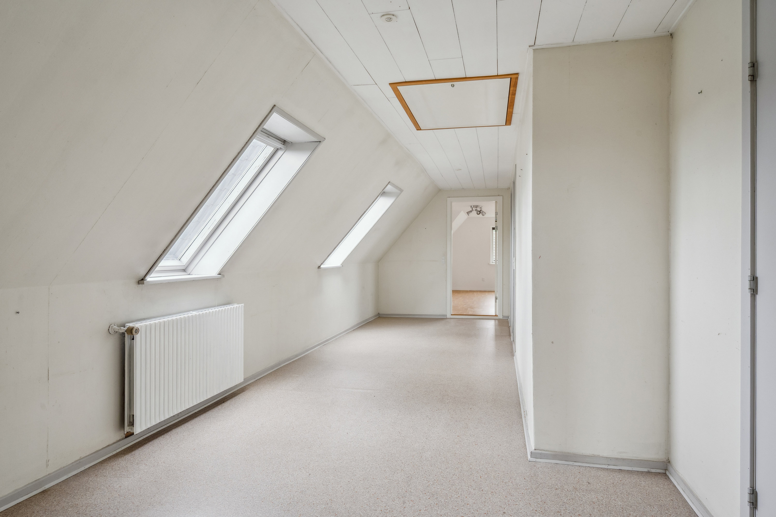 Fremhævet gang billede i fuldskærmstilstand. Billede af Damsbrovej 52, Norring, 8382 Hinnerup