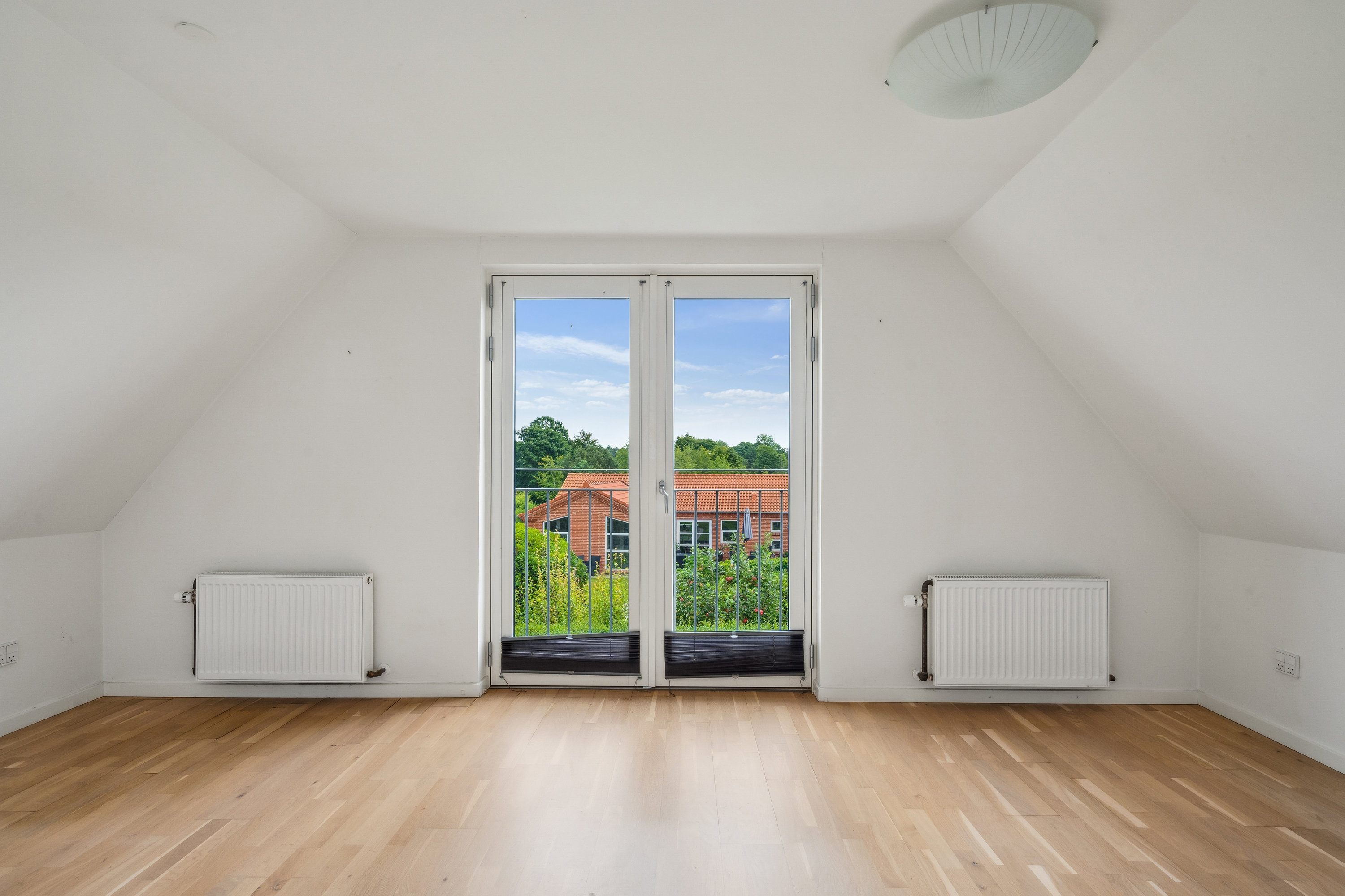 Fremhævet stue billede i fuldskærmstilstand. Billede af Damsbrovej 52, Norring, 8382 Hinnerup