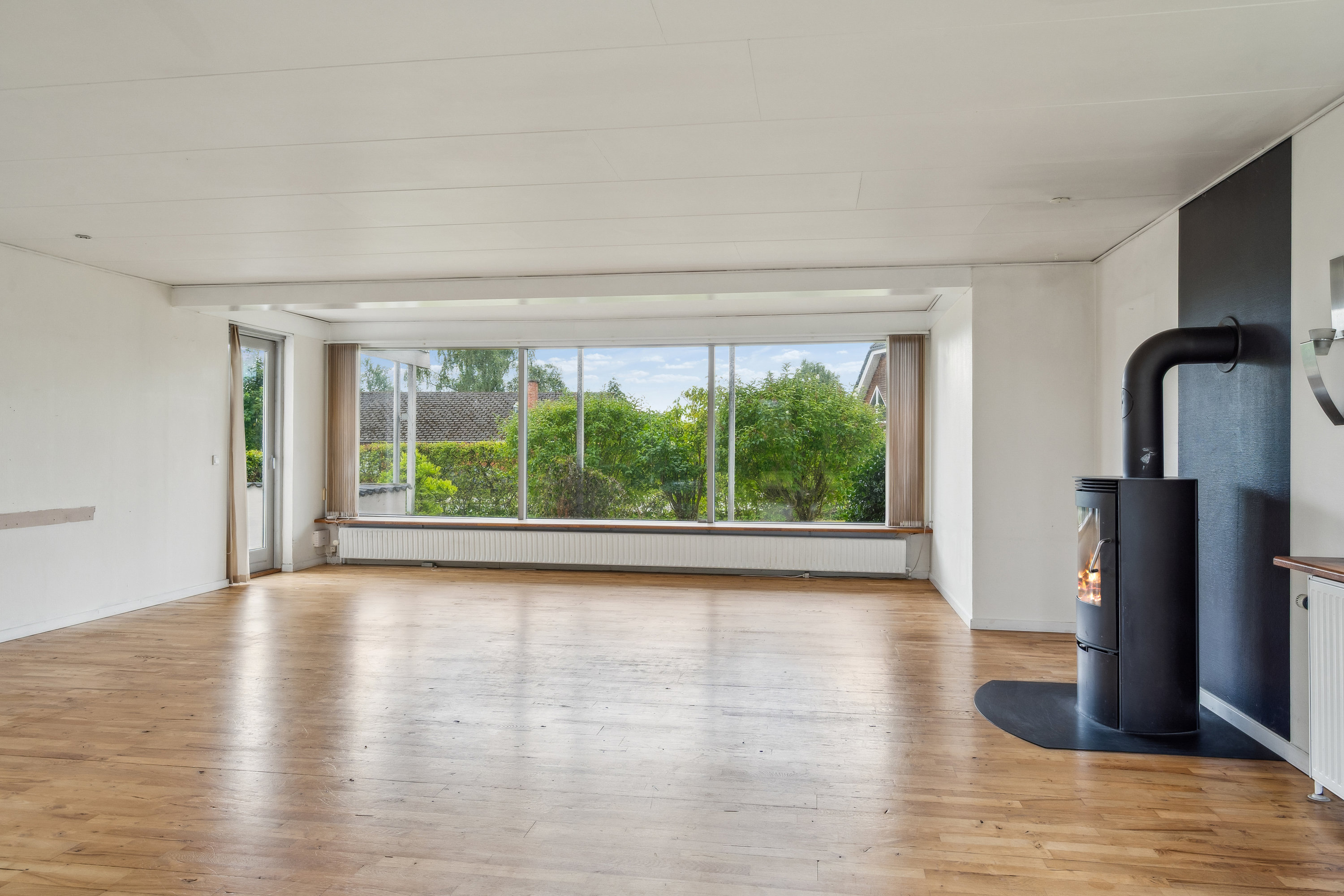 Fremhævet stue billede i fuldskærmstilstand. Billede af Damsbrovej 52, Norring, 8382 Hinnerup