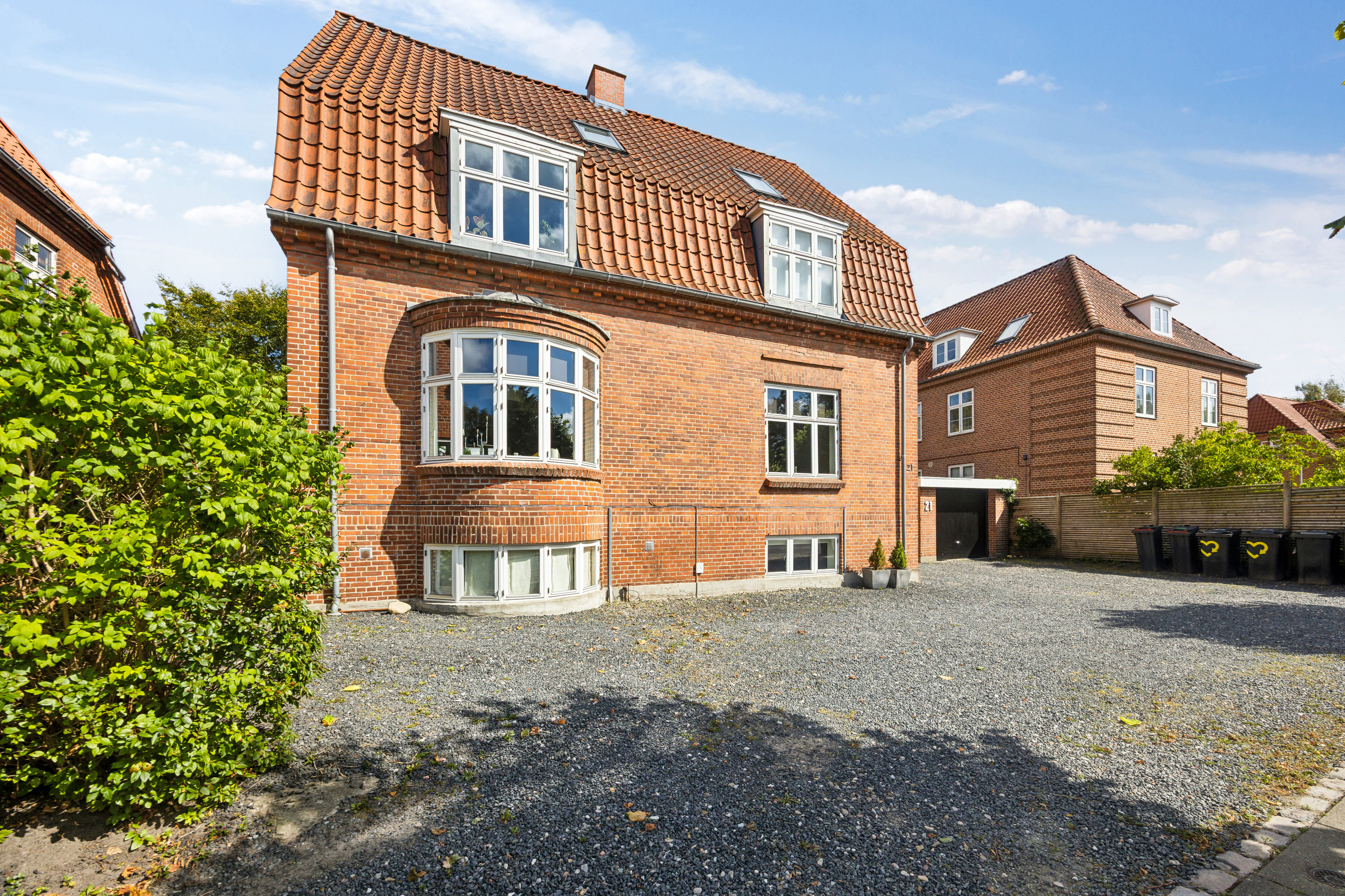 Fremhævet ejendom 1 billede i fuldskærmstilstand. Billede af Kong Christians Alle 21, st.., 9000 Aalborg