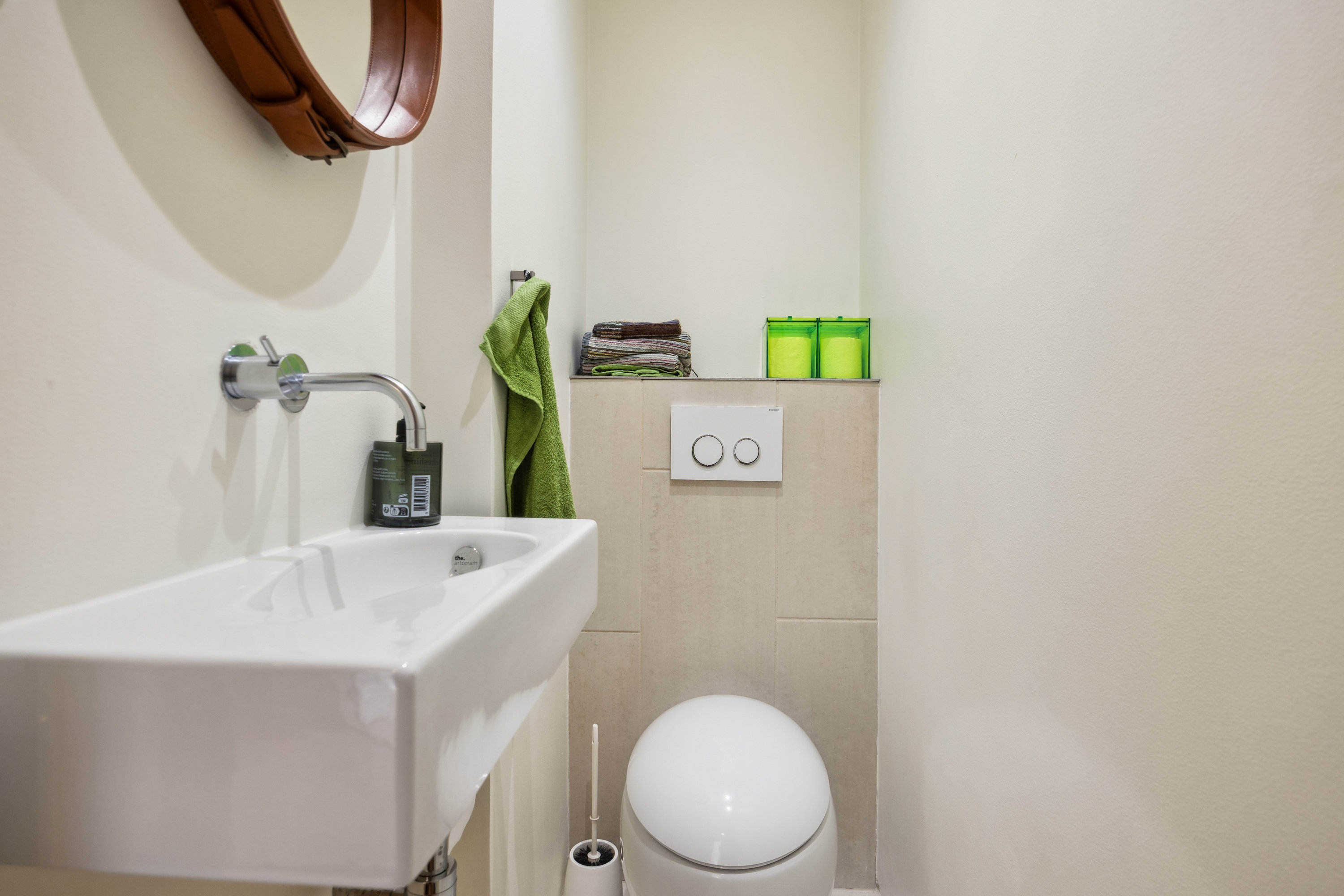 Fremhævet bad billede i fuldskærmstilstand. Billede af Kong Christians Alle 21, st.., 9000 Aalborg