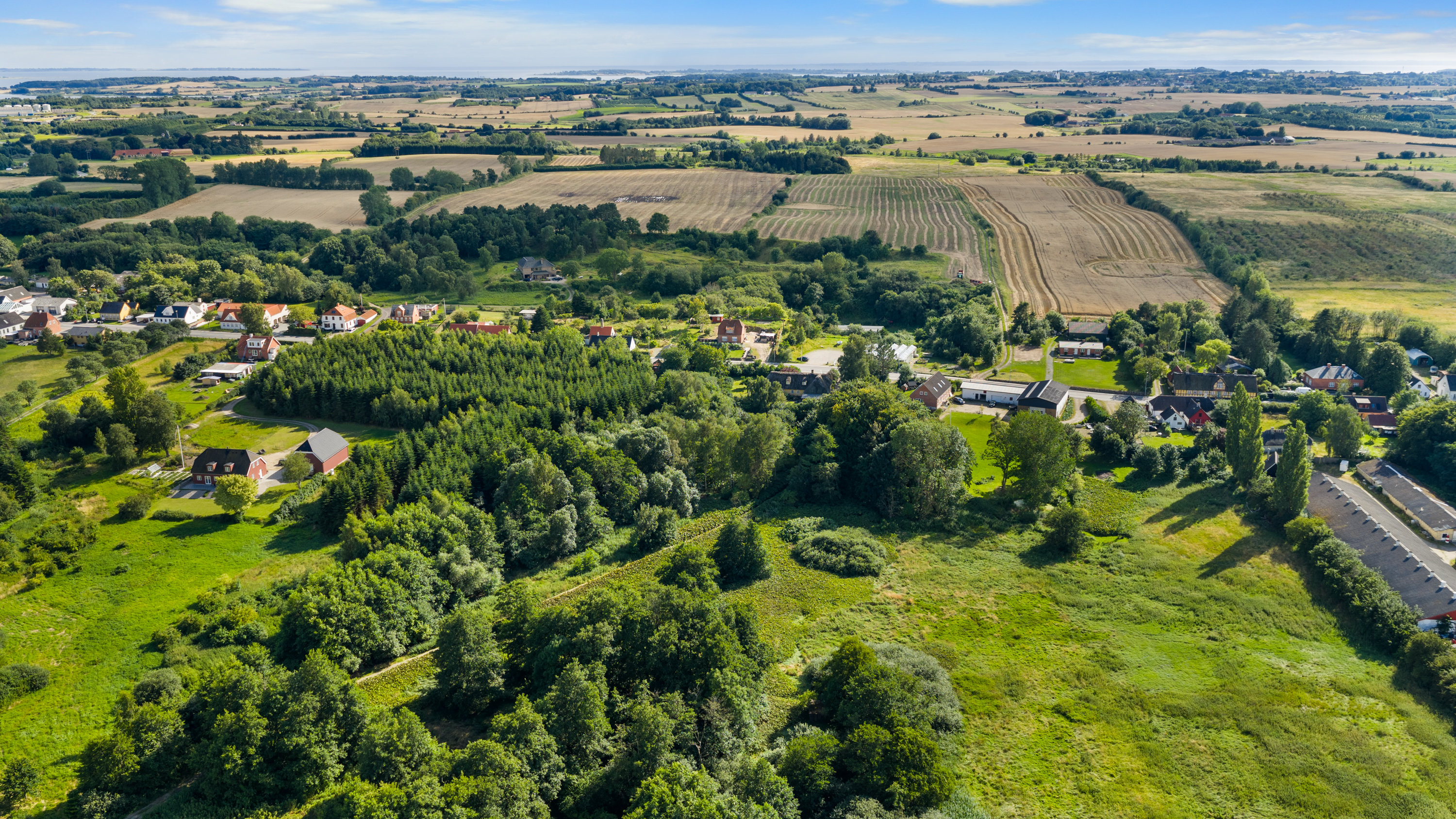 Fremhævet luftfoto billede i fuldskærmstilstand. Billede af Assensvej 272, 5642 Millinge