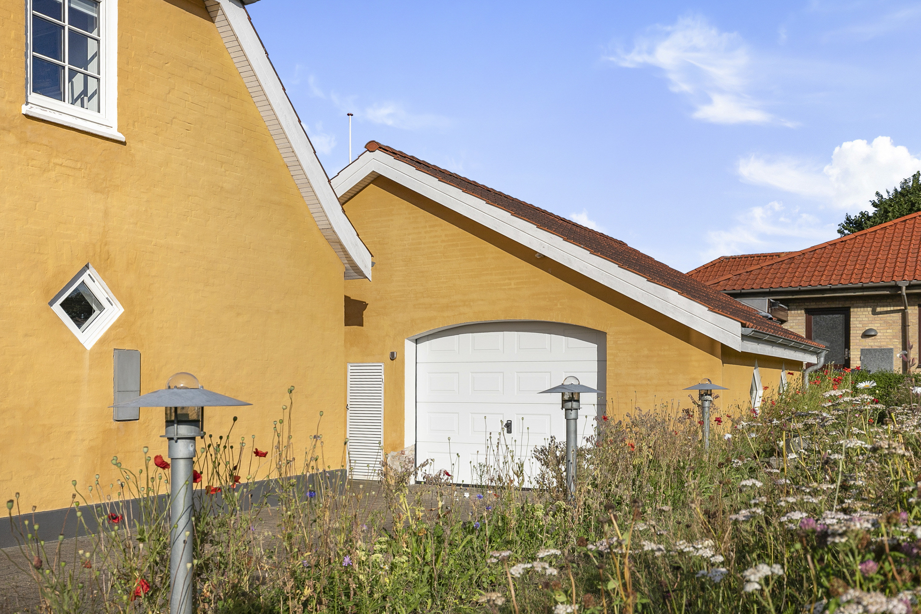 Fremhævet facade billede i fuldskærmstilstand. Billede af Stenberggade 21, 9700 Brønderslev