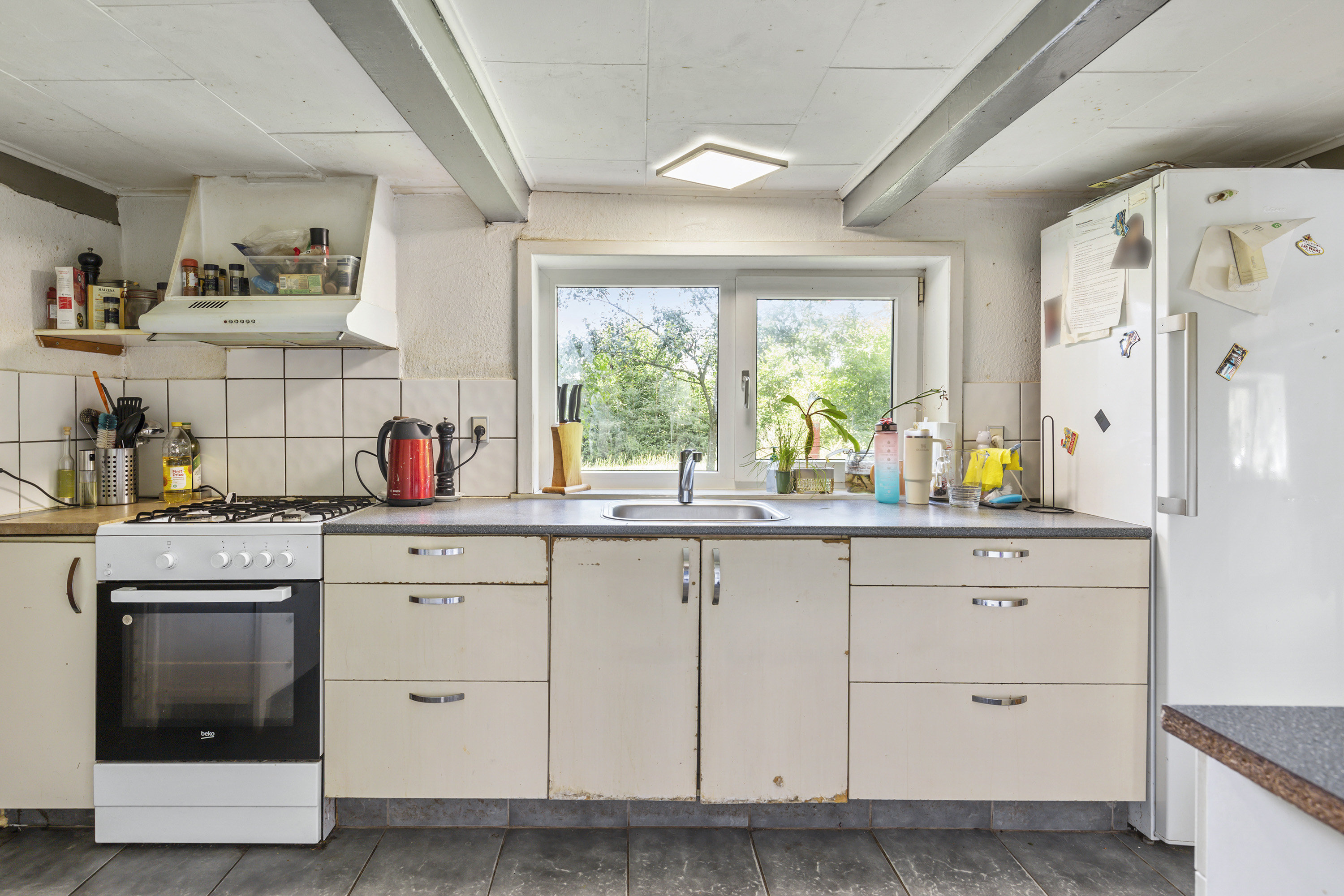 Fremhævet køkken billede i fuldskærmstilstand. Billede af Sdr. Kirkevej 51, Præstbro, 9330 Dronninglund