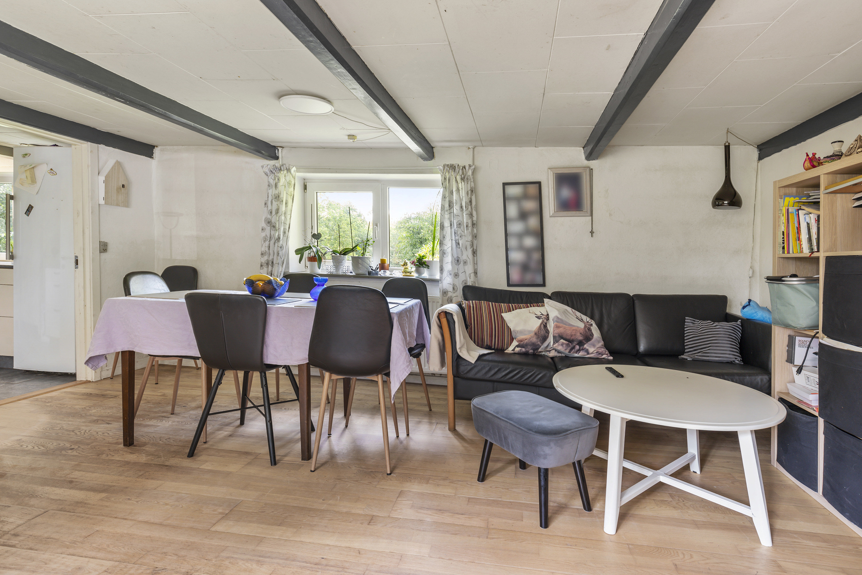 Fremhævet stue billede i fuldskærmstilstand. Billede af Sdr. Kirkevej 51, Præstbro, 9330 Dronninglund