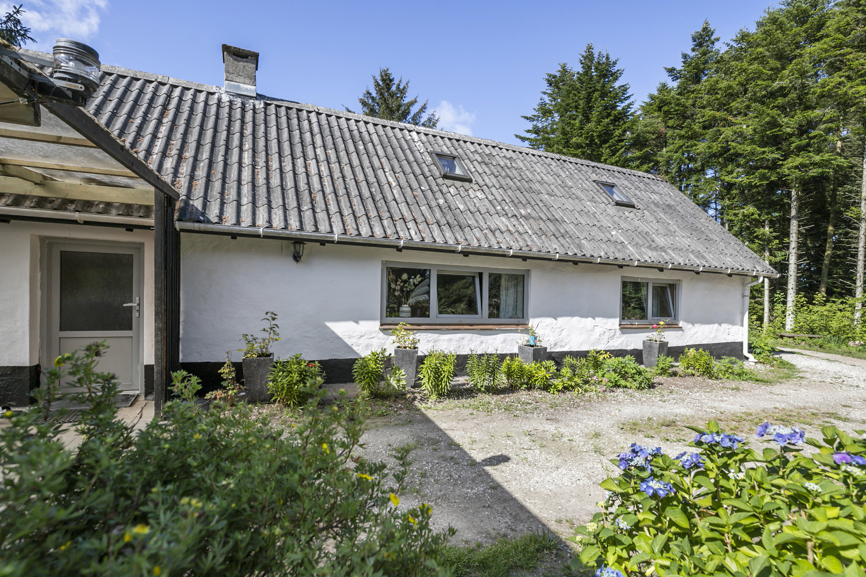 Fremhævet facade billede i fuldskærmstilstand. Billede af Sdr. Kirkevej 51, Præstbro, 9330 Dronninglund