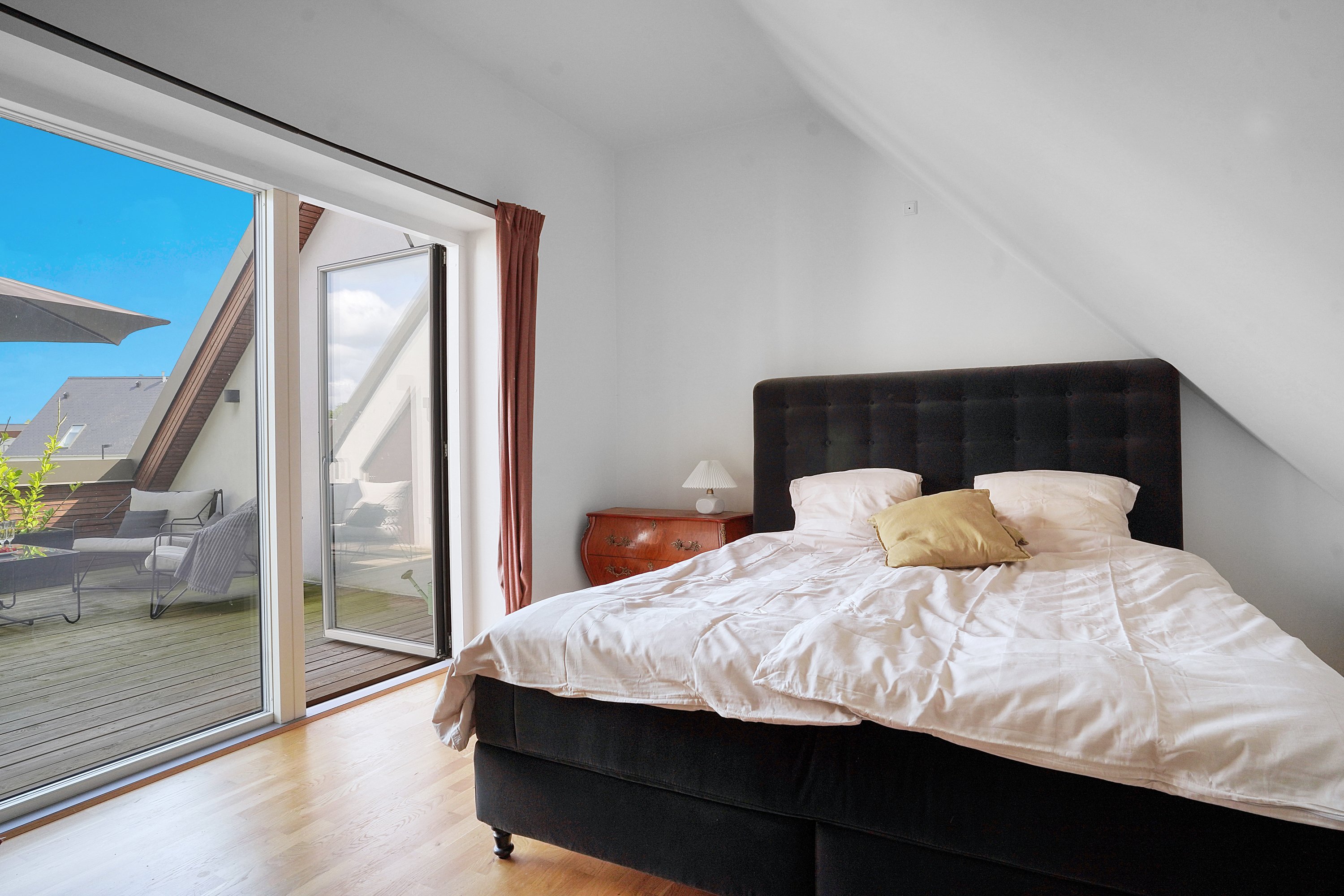 Fremhævet værelse billede i fuldskærmstilstand. Billede af Sletten 4, Kirke Værløse, 3500 Værløse