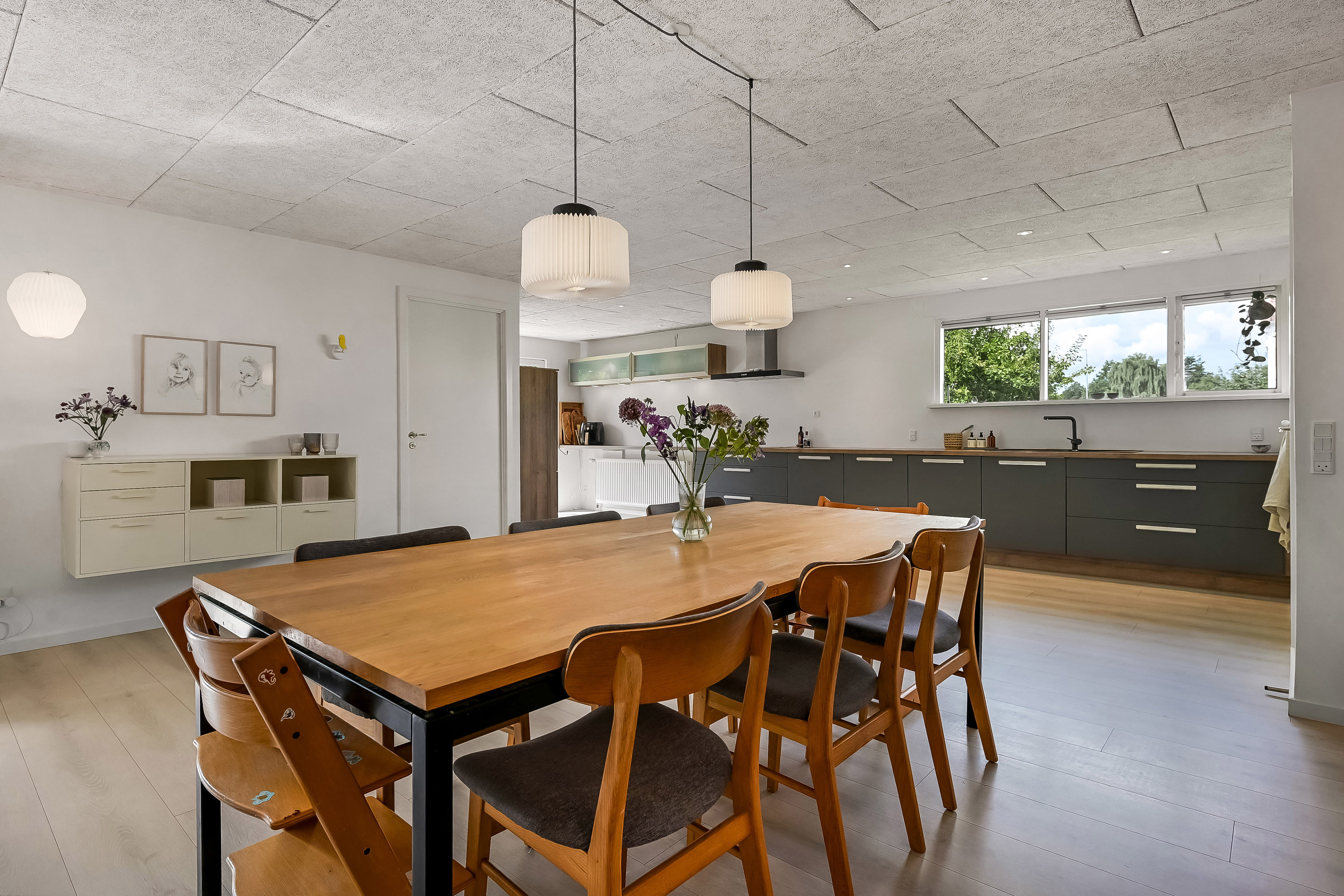 Fremhævet køkken billede i fuldskærmstilstand. Billede af Poppelvænget 15, Skrillinge, 5500 Middelfart