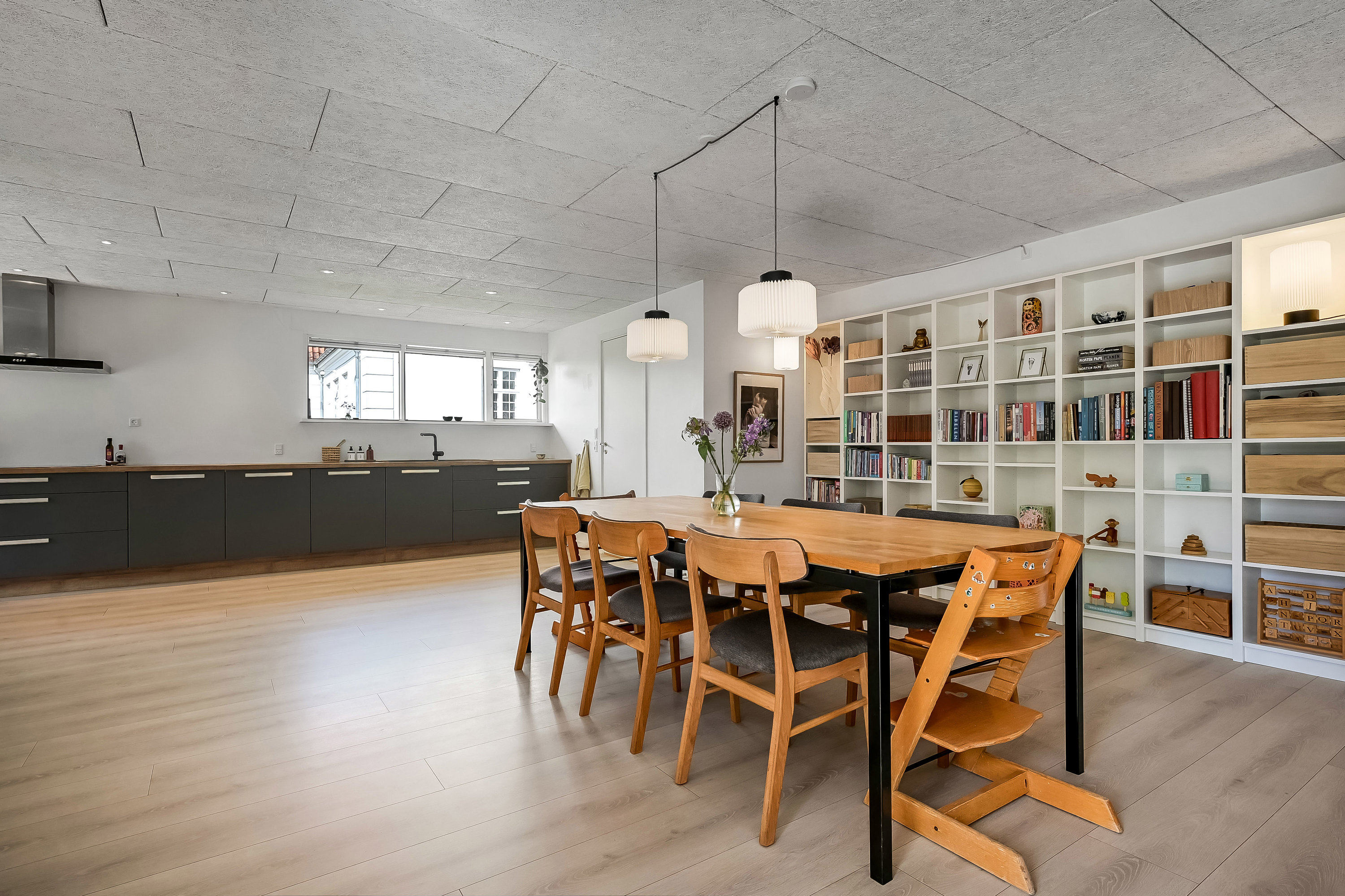 Fremhævet køkken billede i fuldskærmstilstand. Billede af Poppelvænget 15, Skrillinge, 5500 Middelfart