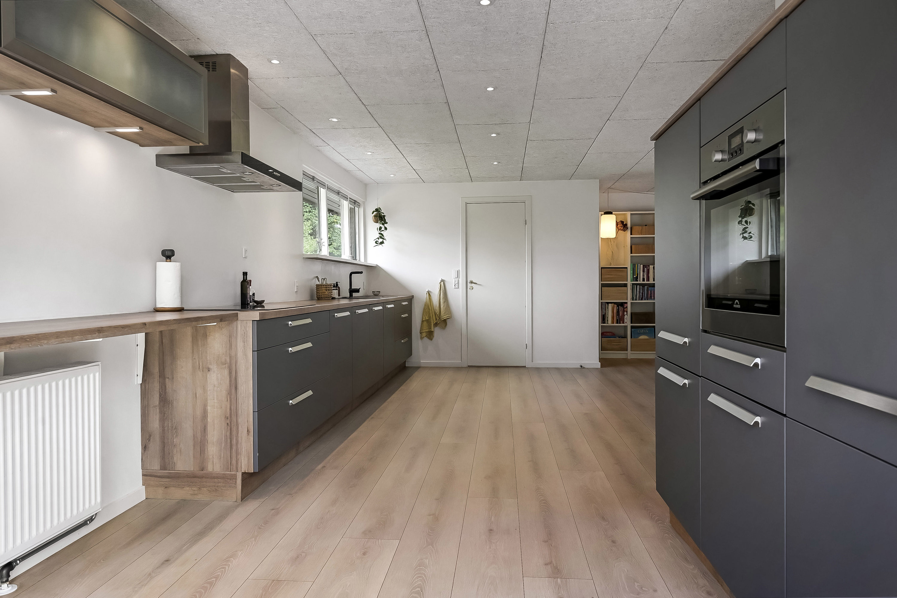 Fremhævet køkken billede i fuldskærmstilstand. Billede af Poppelvænget 15, Skrillinge, 5500 Middelfart