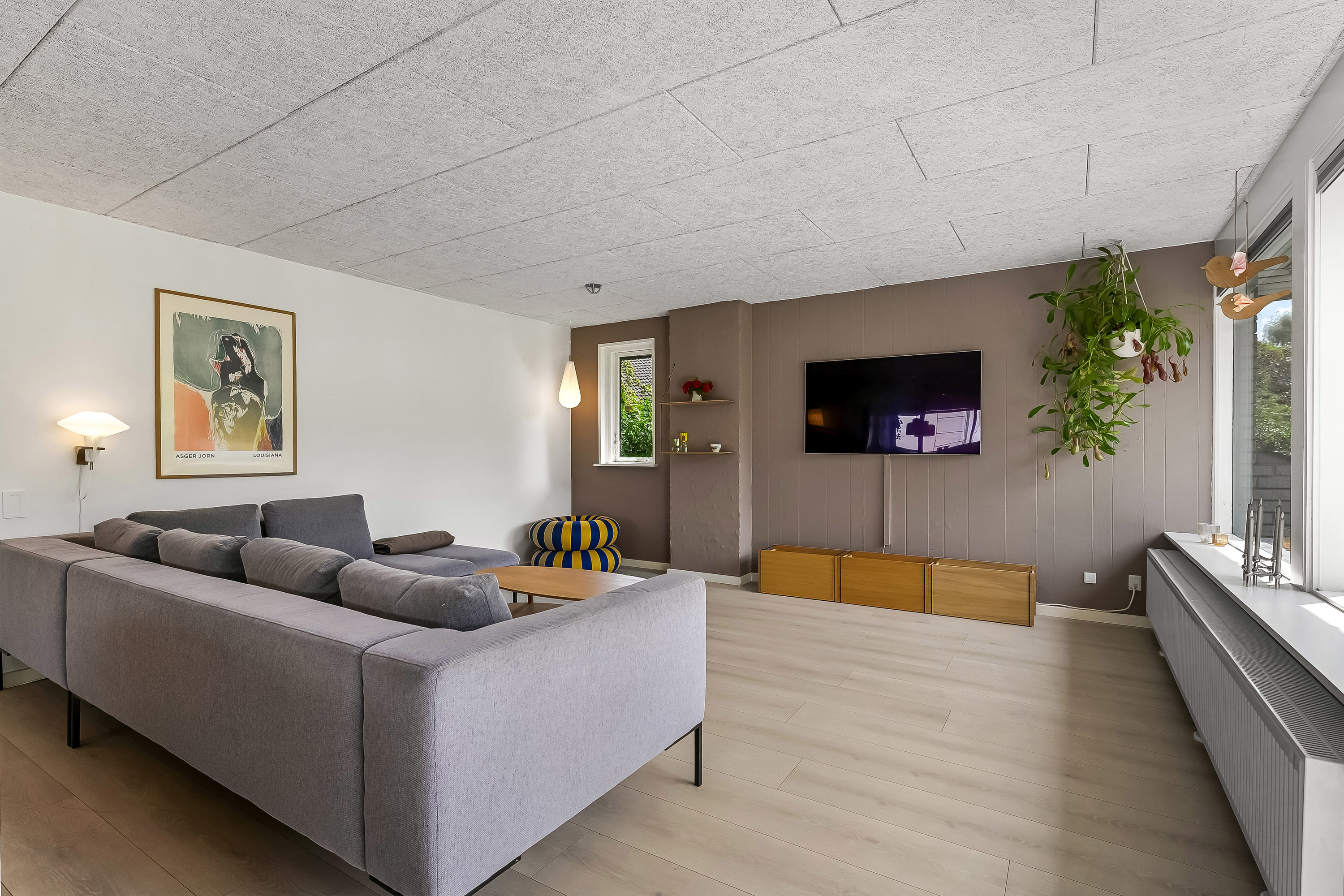 Fremhævet stue billede i fuldskærmstilstand. Billede af Poppelvænget 15, Skrillinge, 5500 Middelfart