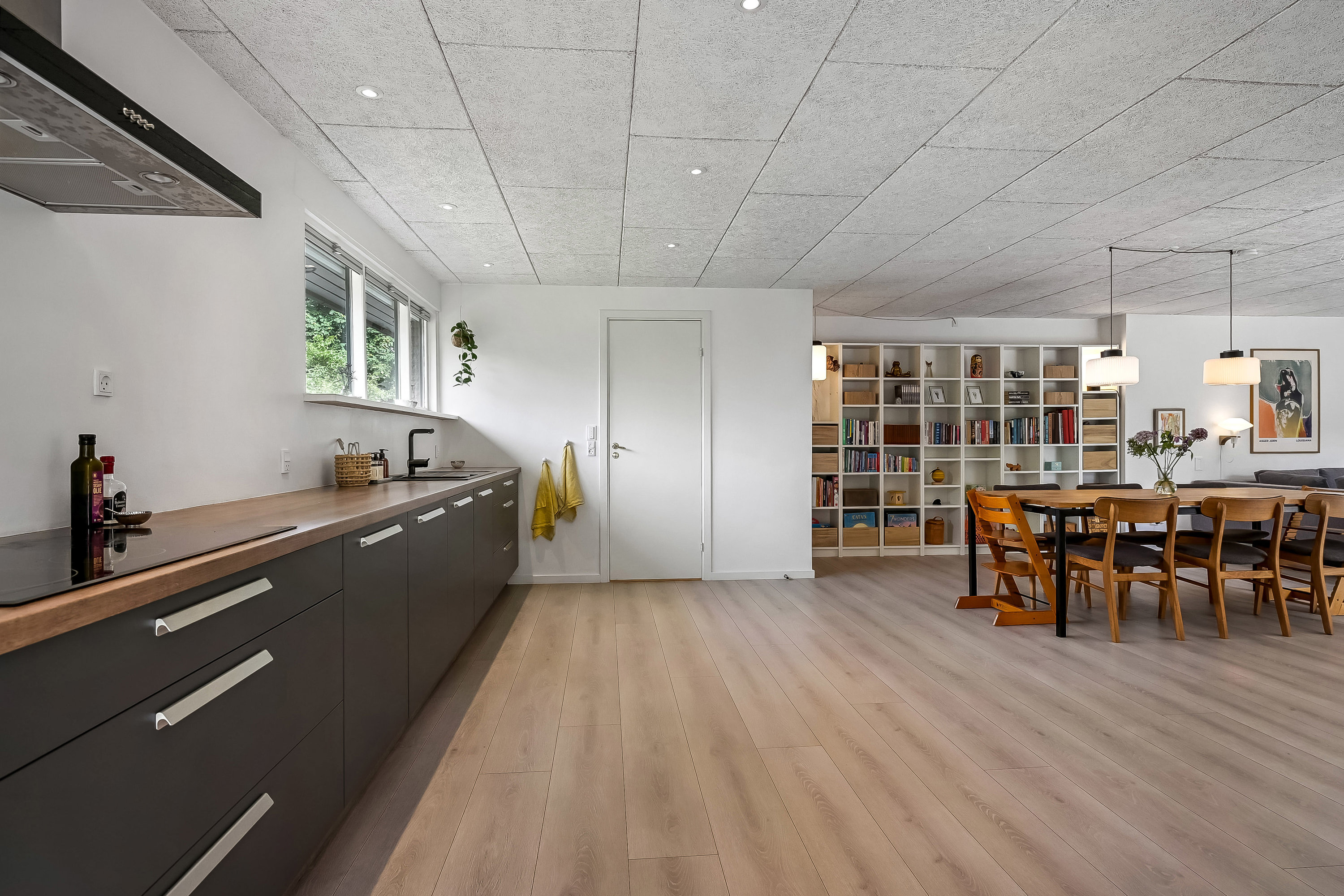 Fremhævet køkken billede i fuldskærmstilstand. Billede af Poppelvænget 15, Skrillinge, 5500 Middelfart