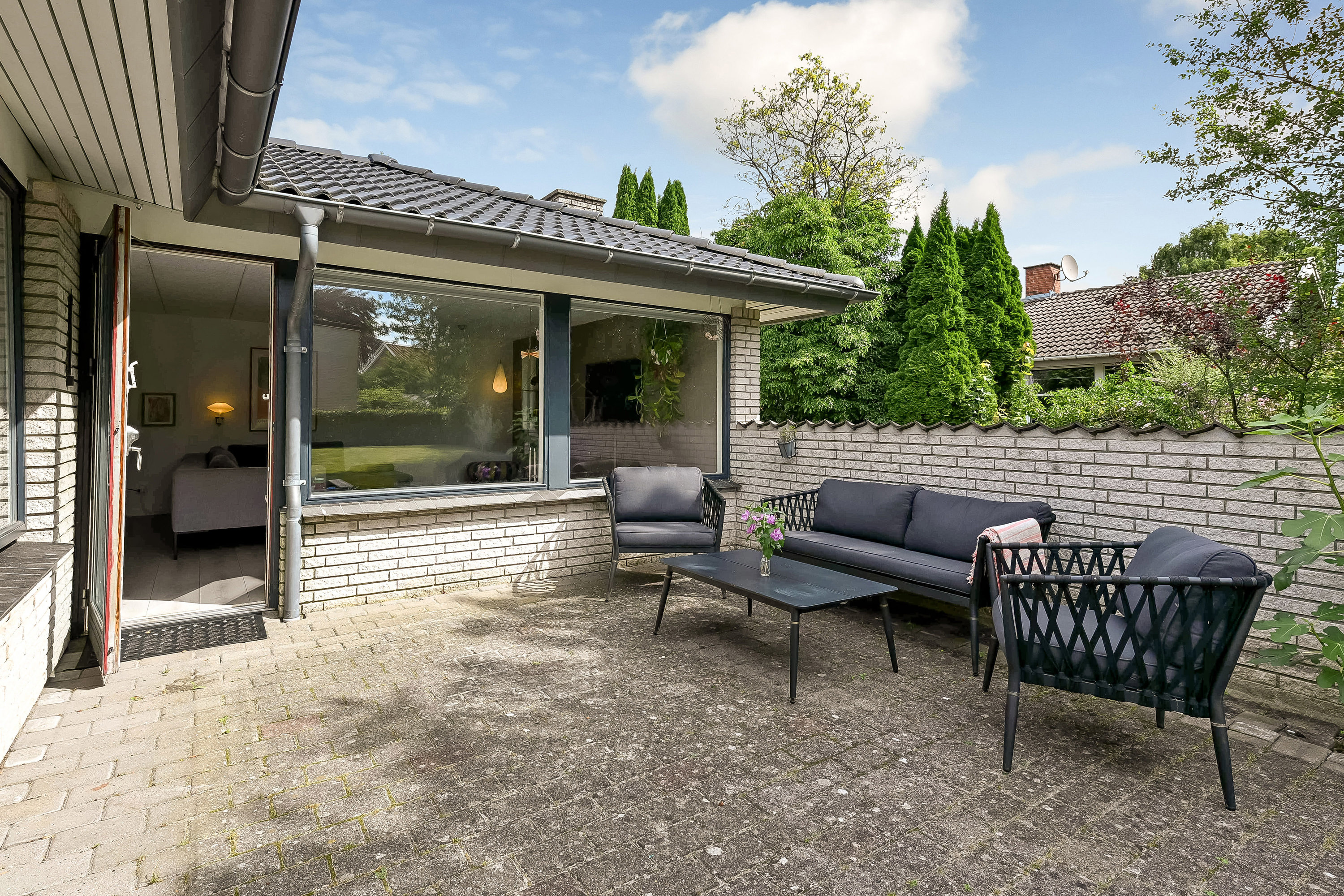 Fremhævet terrasse billede i fuldskærmstilstand. Billede af Poppelvænget 15, Skrillinge, 5500 Middelfart