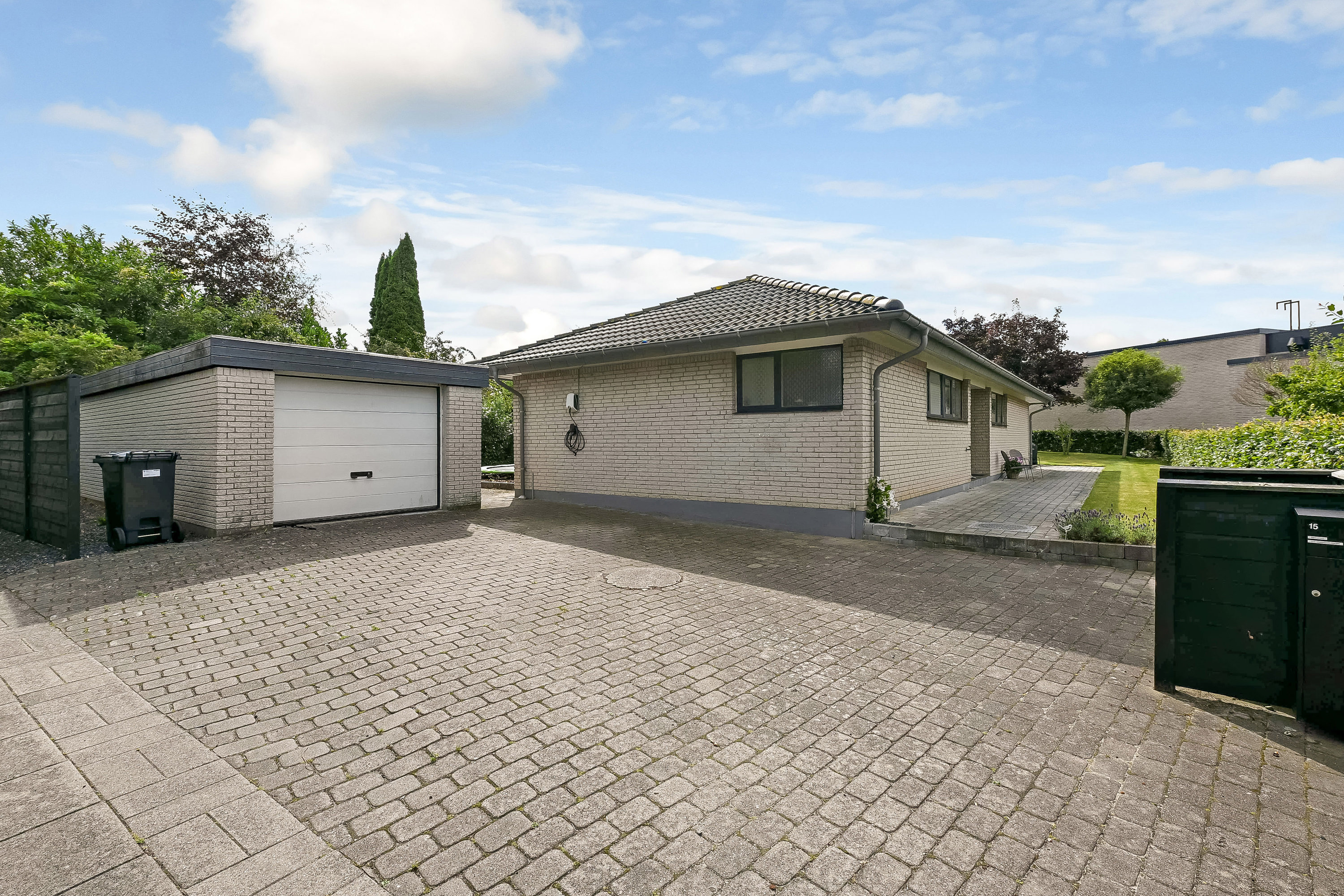 Miniaturebillede 1: ejendommen. Billede af Poppelvænget 15, Skrillinge, 5500 Middelfart