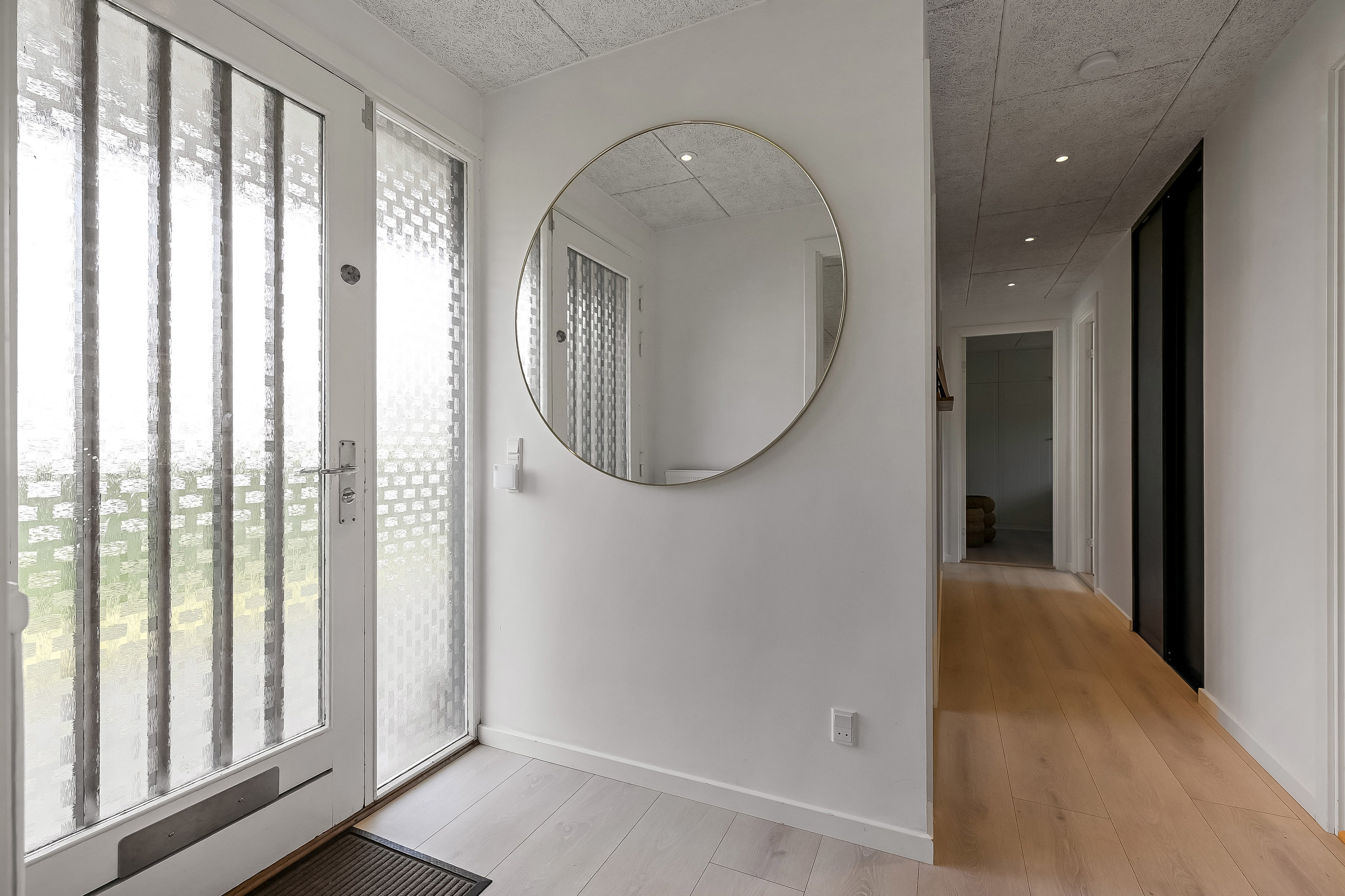 Fremhævet entré billede i fuldskærmstilstand. Billede af Poppelvænget 15, Skrillinge, 5500 Middelfart