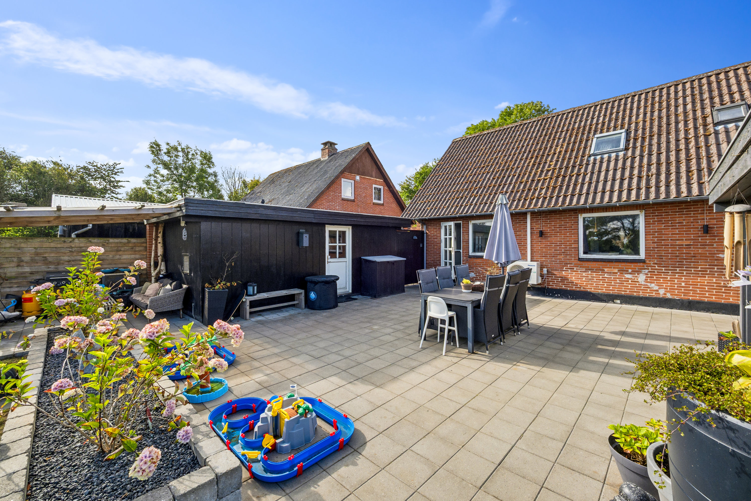 Fremhævet terrasse billede i fuldskærmstilstand. Billede af Sundbyvej 122, Sundby, 7950 Erslev