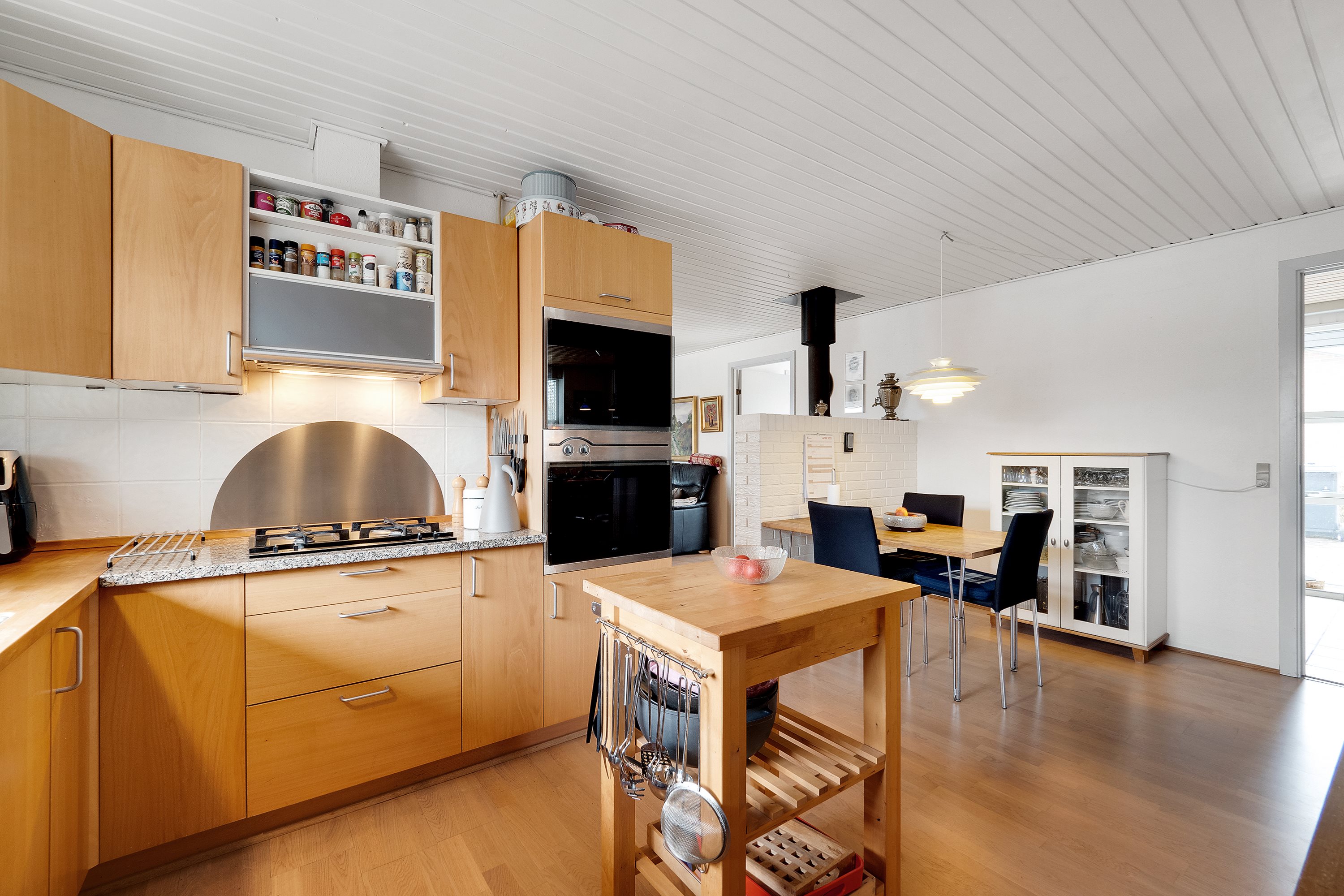 Fremhævet køkken billede i fuldskærmstilstand. Billede af Hasselvej 2, Glyngøre, 7870 Roslev