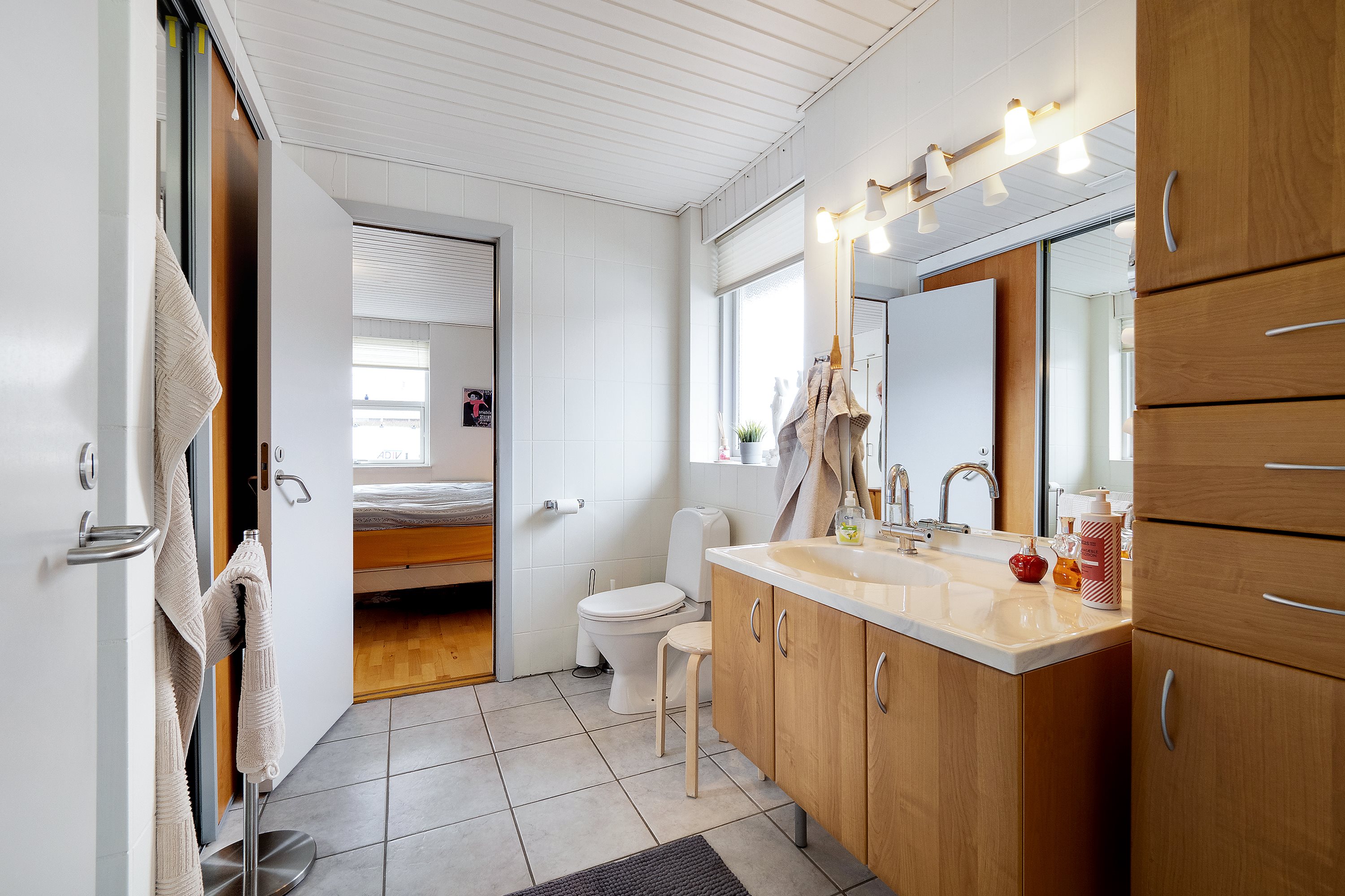 Fremhævet badeværelse billede i fuldskærmstilstand. Billede af Hasselvej 2, Glyngøre, 7870 Roslev