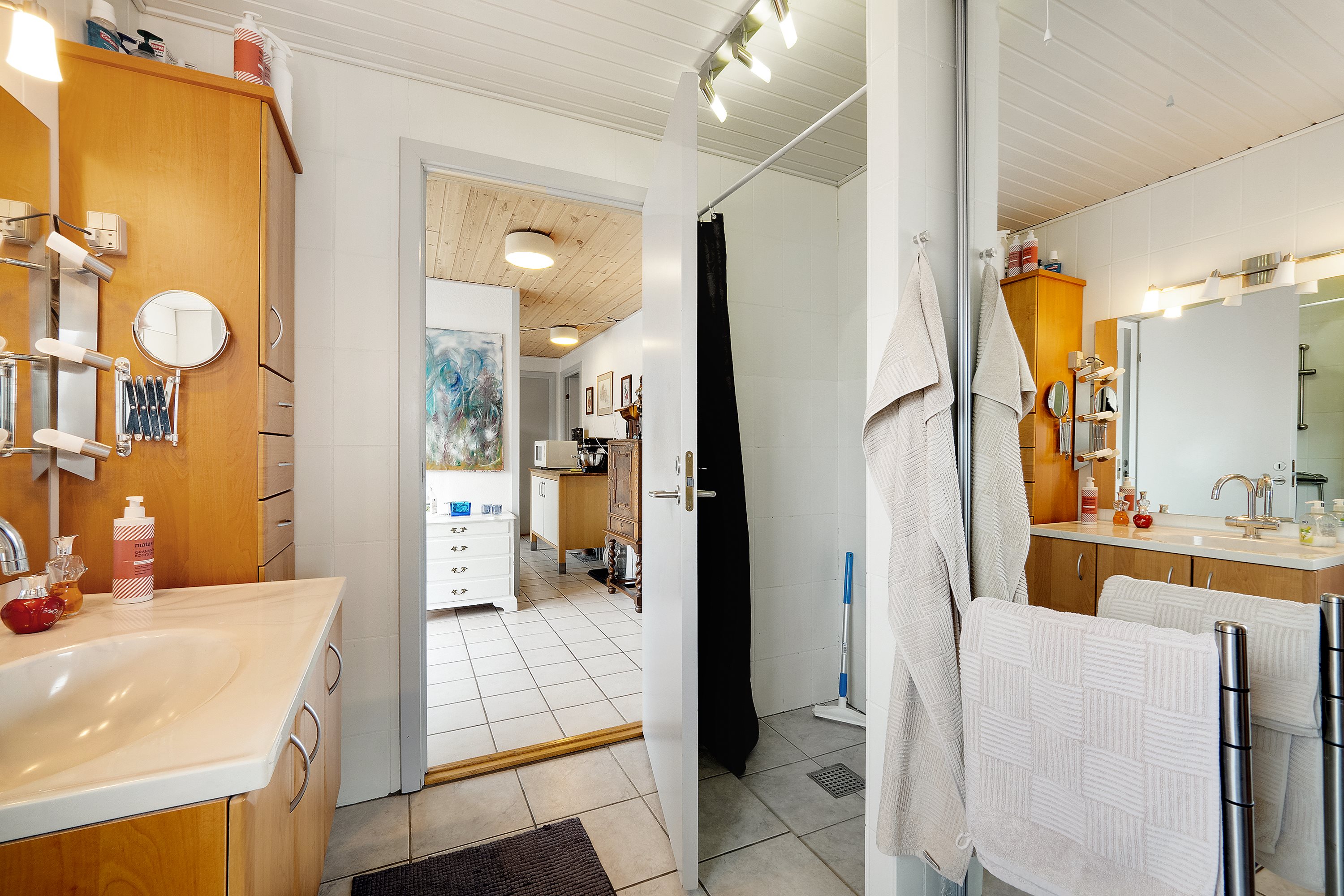 Fremhævet badeværelse billede i fuldskærmstilstand. Billede af Hasselvej 2, Glyngøre, 7870 Roslev