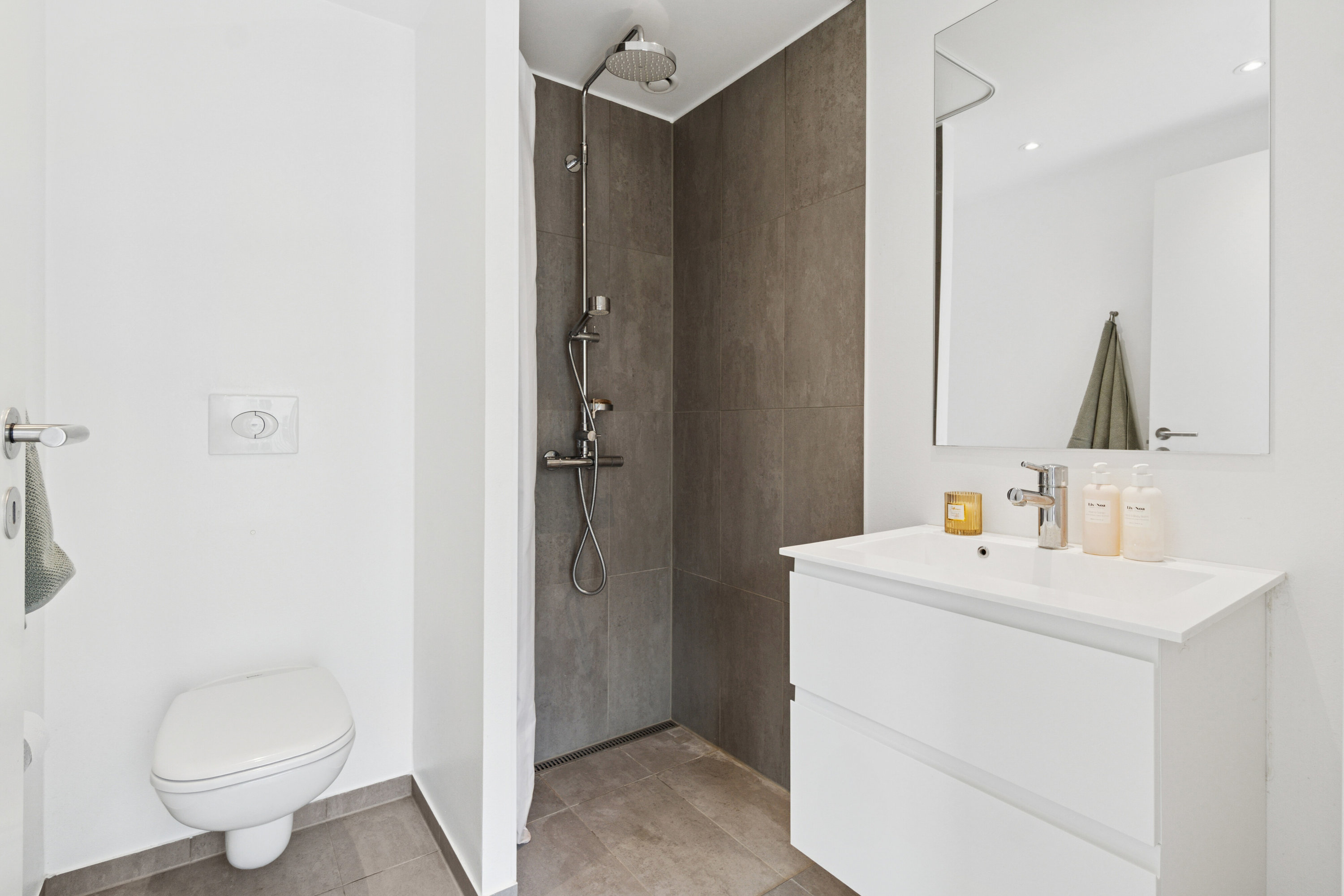 Fremhævet badeværelse billede i fuldskærmstilstand. Billede af Alliancevej 8B, 2. 4., 2450 København SV