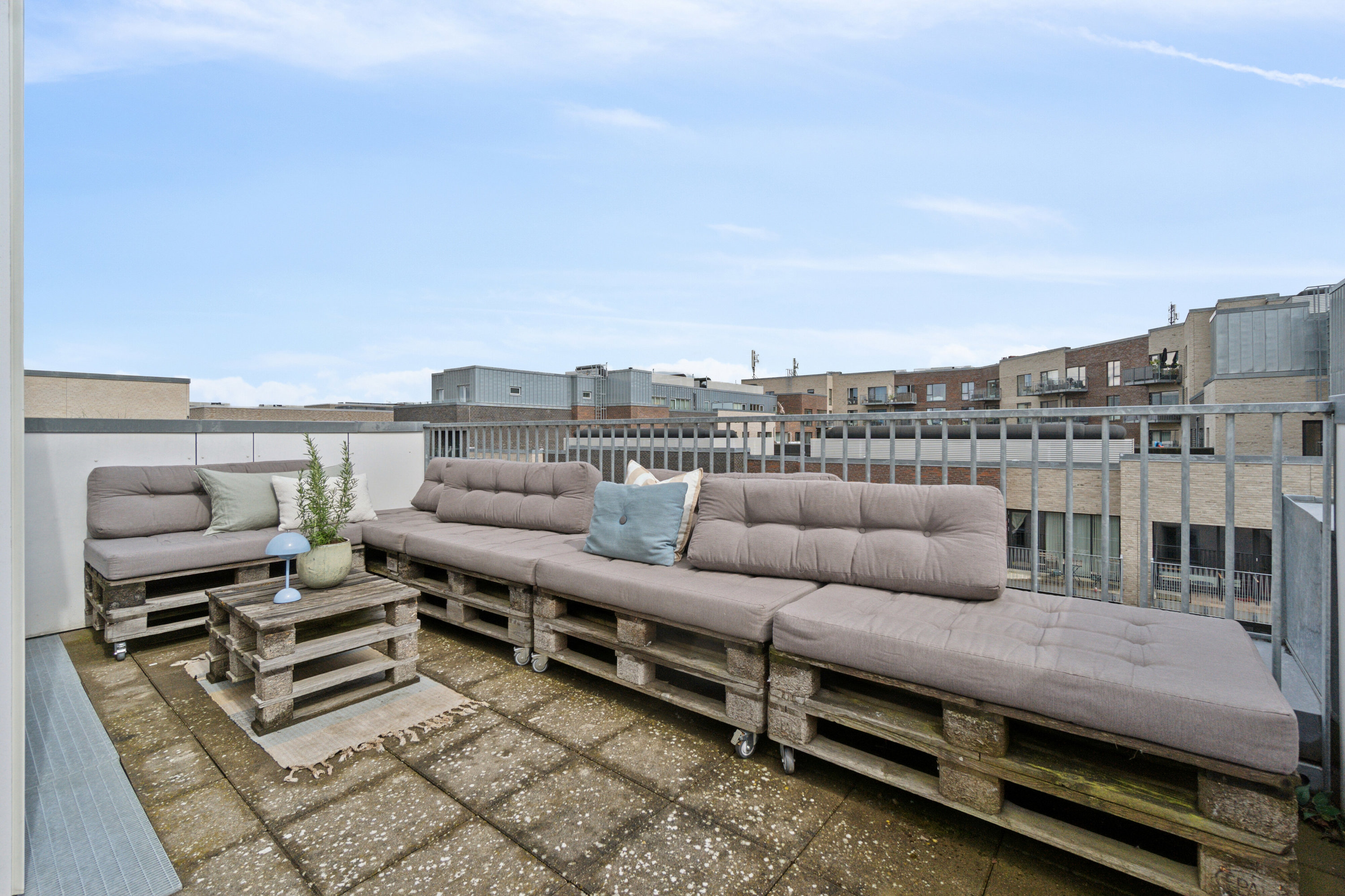 Fremhævet tagterrasse billede i fuldskærmstilstand. Billede af Alliancevej 8B, 2. 4., 2450 København SV